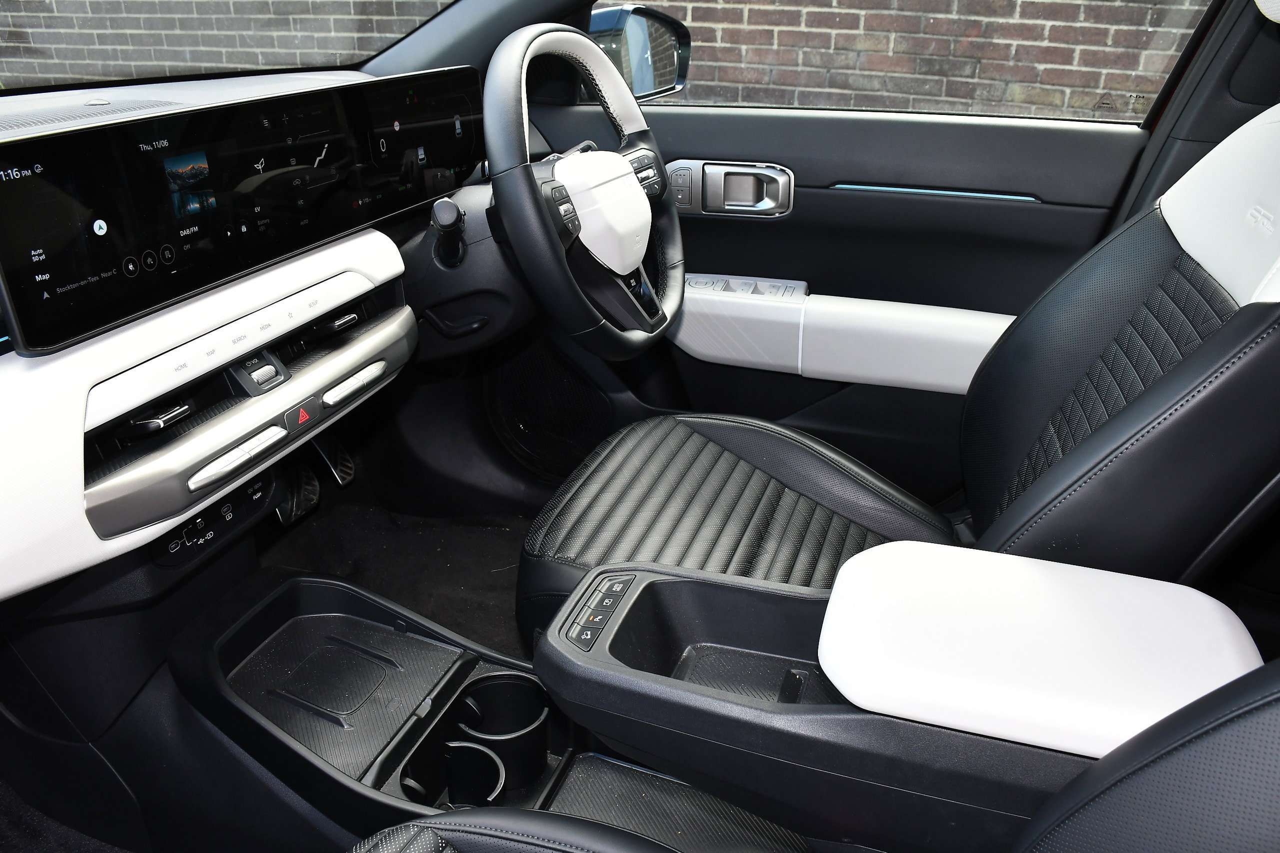 A 2025 KIA EV4 81.4kWh GT-Line Hatchback 5dr Electric Auto (201 bhp) A 2025 KIA EV4 81.4kWh GT-Line Hatchback 5dr Electric Auto (201 bhp)