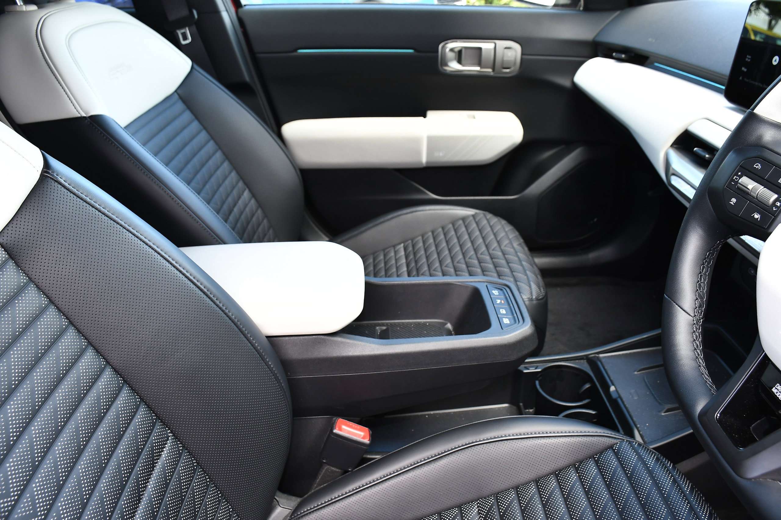 2025 KIA EV4 2025 KIA EV4