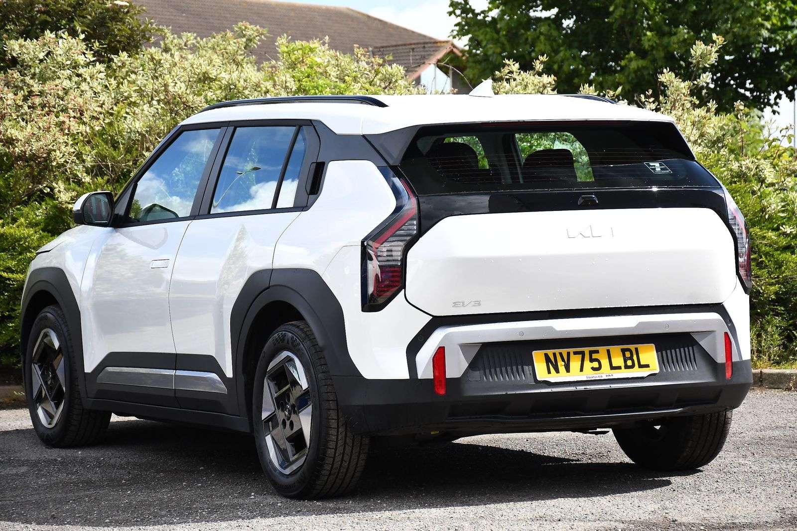 A 2025 KIA EV3 81.4kWh Air SUV 5dr Electric Auto (201 bhp) A 2025 KIA EV3 81.4kWh Air SUV 5dr Electric Auto (201 bhp)