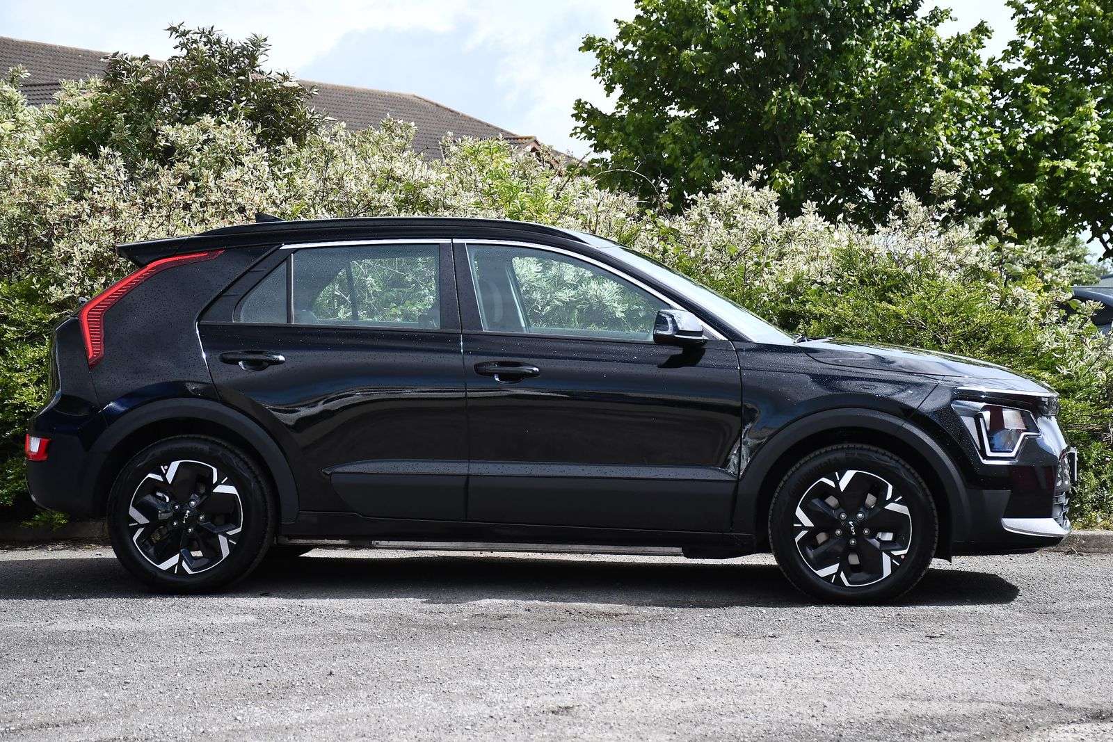 A 2025 KIA NIRO 64.8kWh 2 SUV 5dr Electric Auto (201 bhp) A 2025 KIA NIRO 64.8kWh 2 SUV 5dr Electric Auto (201 bhp)