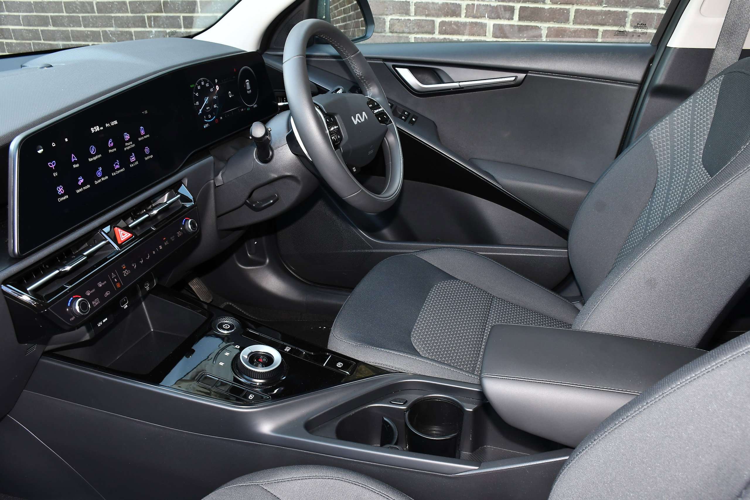 A 2025 KIA NIRO 64.8kWh 2 SUV 5dr Electric Auto (201 bhp) A 2025 KIA NIRO 64.8kWh 2 SUV 5dr Electric Auto (201 bhp)
