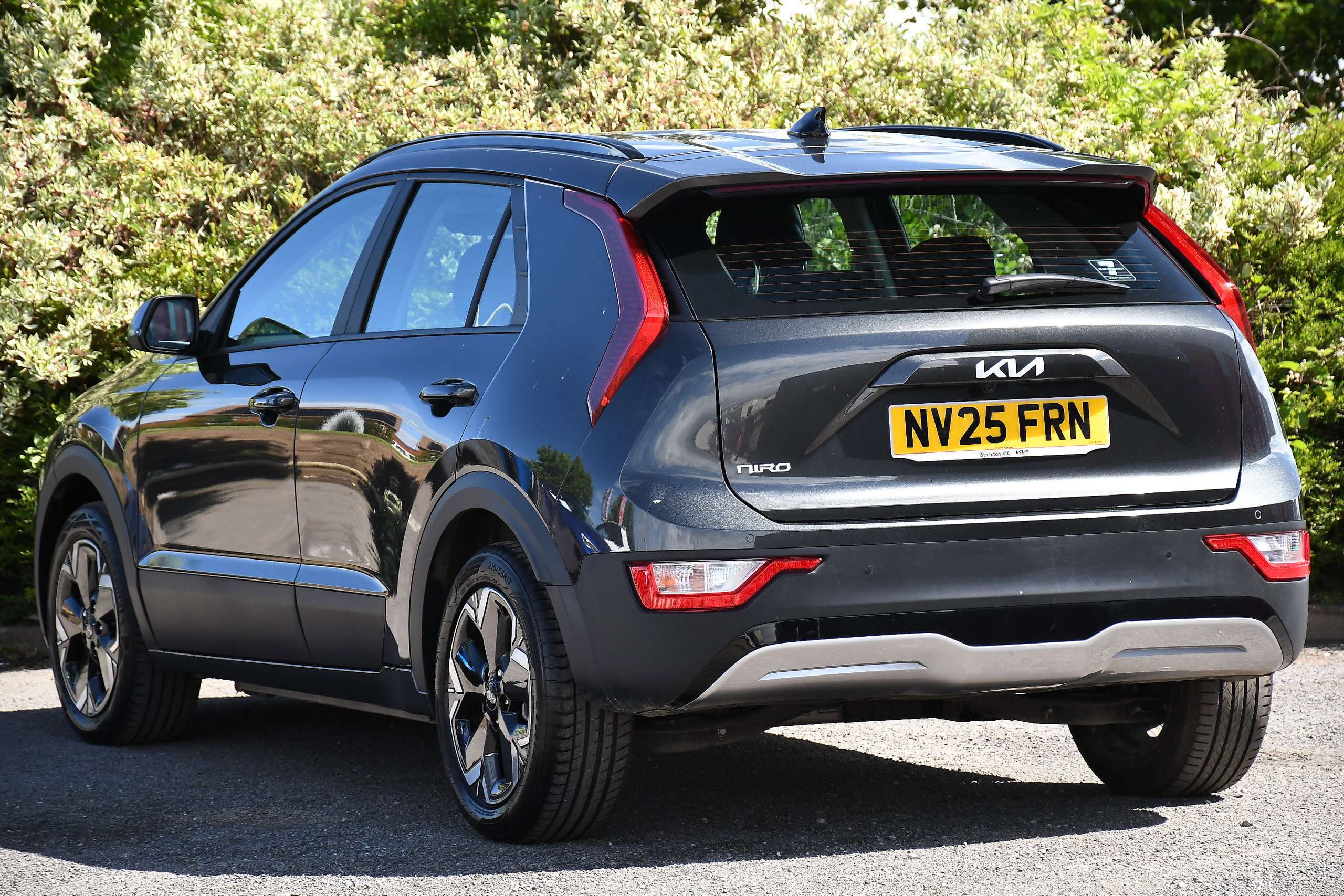 A 2025 KIA NIRO 64.8kWh 2 SUV 5dr Electric Auto (201 bhp) A 2025 KIA NIRO 64.8kWh 2 SUV 5dr Electric Auto (201 bhp)