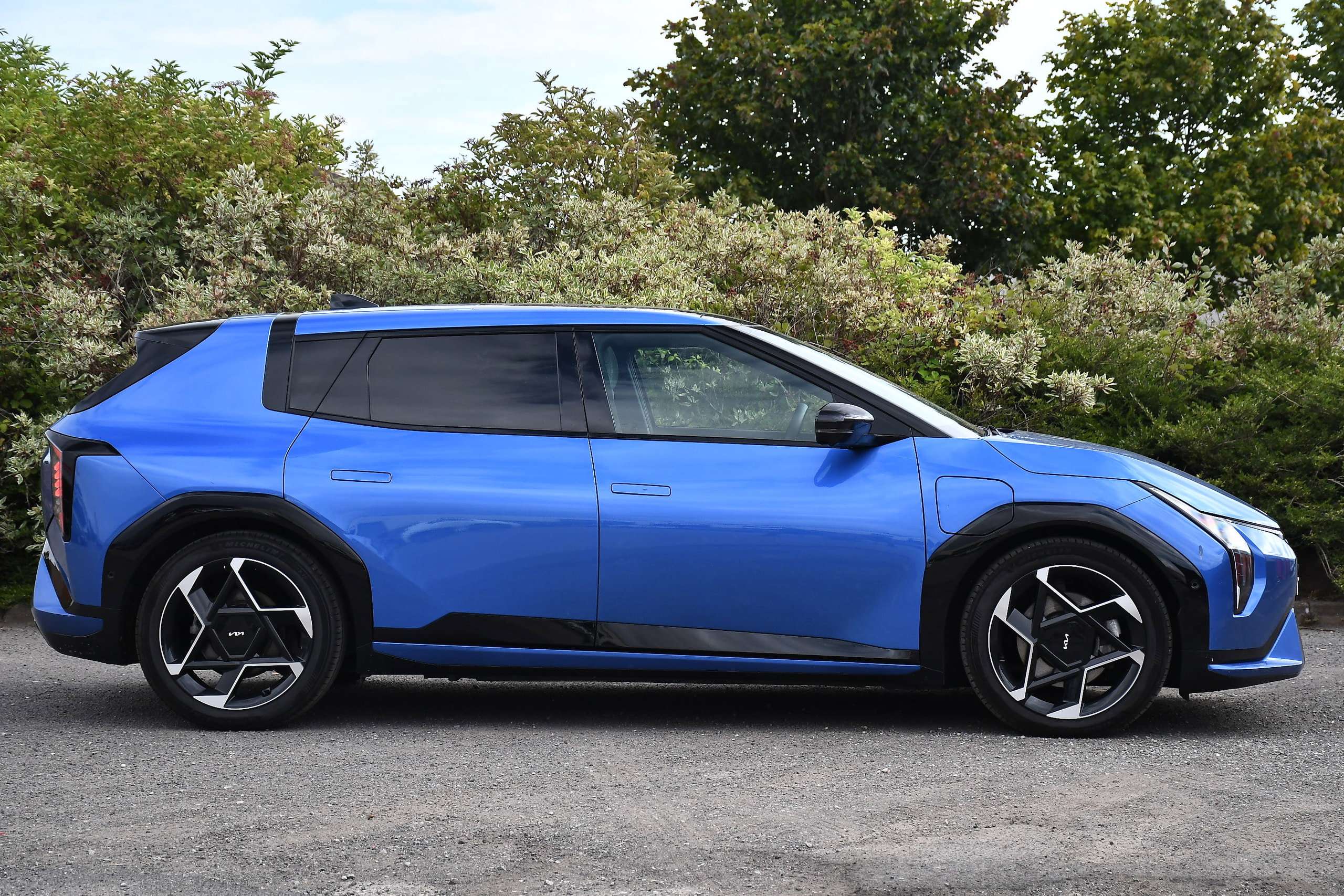 A 2025 KIA EV4 81.4kWh GT-Line S Hatchback 5dr Electric Auto (201 bhp) A 2025 KIA EV4 81.4kWh GT-Line S Hatchback 5dr Electric Auto (201 bhp)