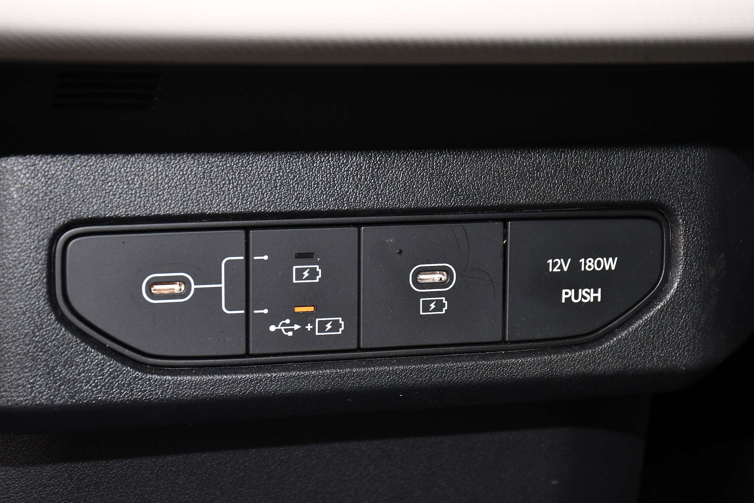 2025 KIA EV4 2025 KIA EV4