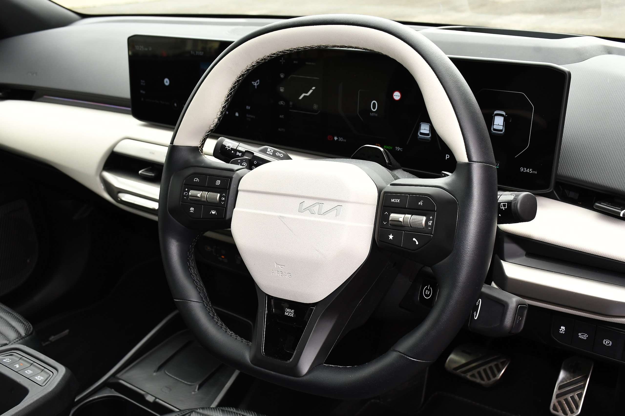 2025 KIA EV4 2025 KIA EV4