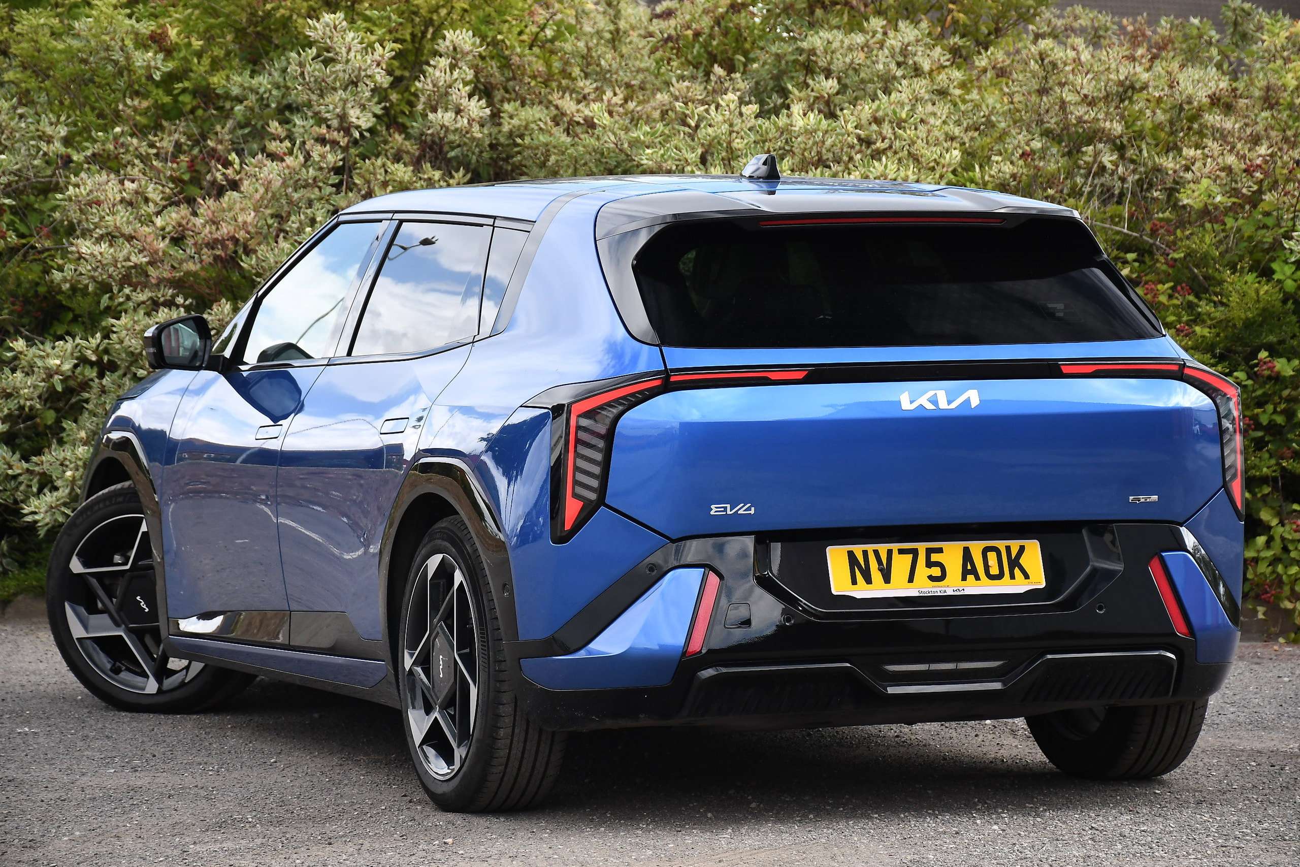 A 2025 KIA EV4 81.4kWh GT-Line S Hatchback 5dr Electric Auto (201 bhp) A 2025 KIA EV4 81.4kWh GT-Line S Hatchback 5dr Electric Auto (201 bhp)