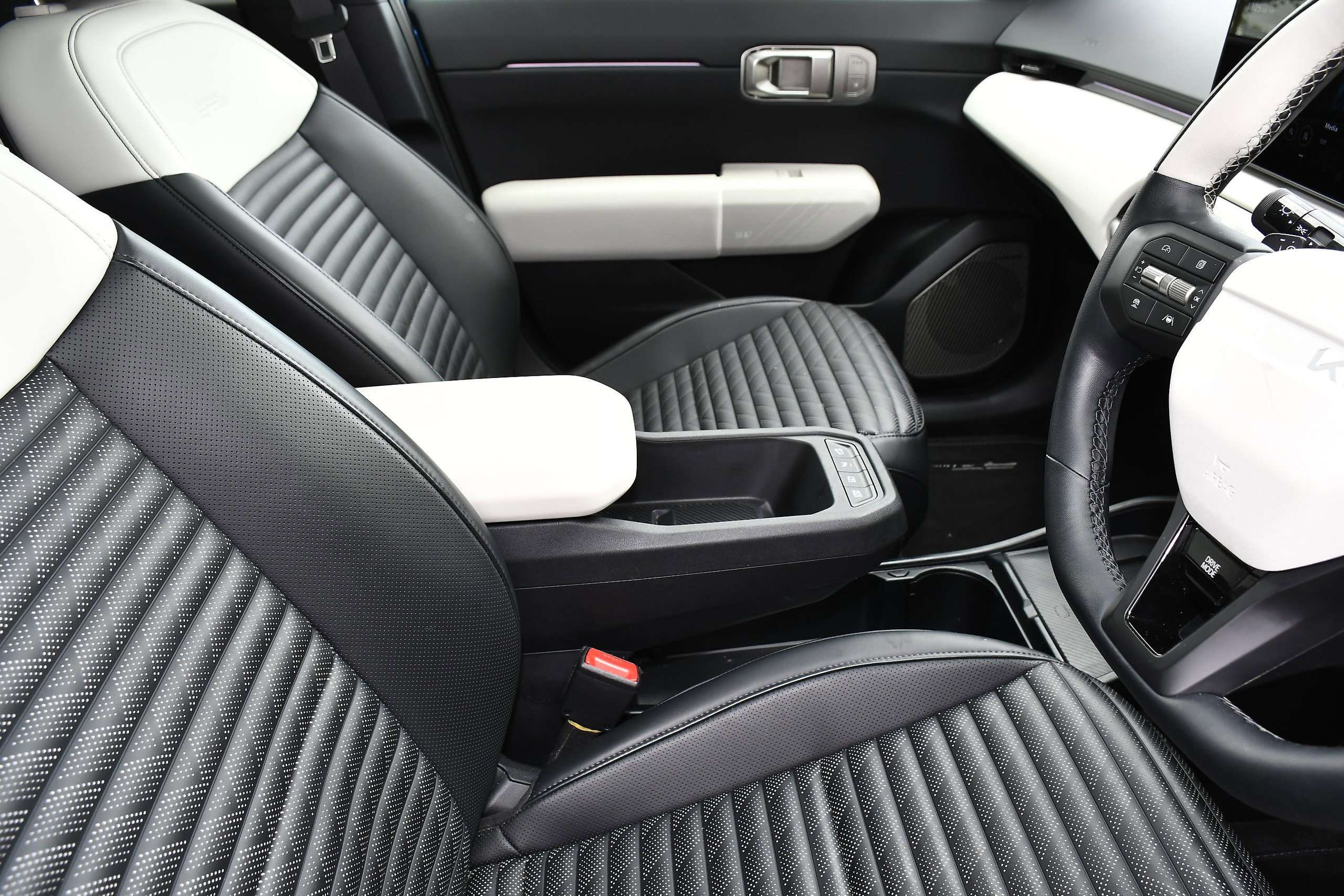 2025 KIA EV4 2025 KIA EV4