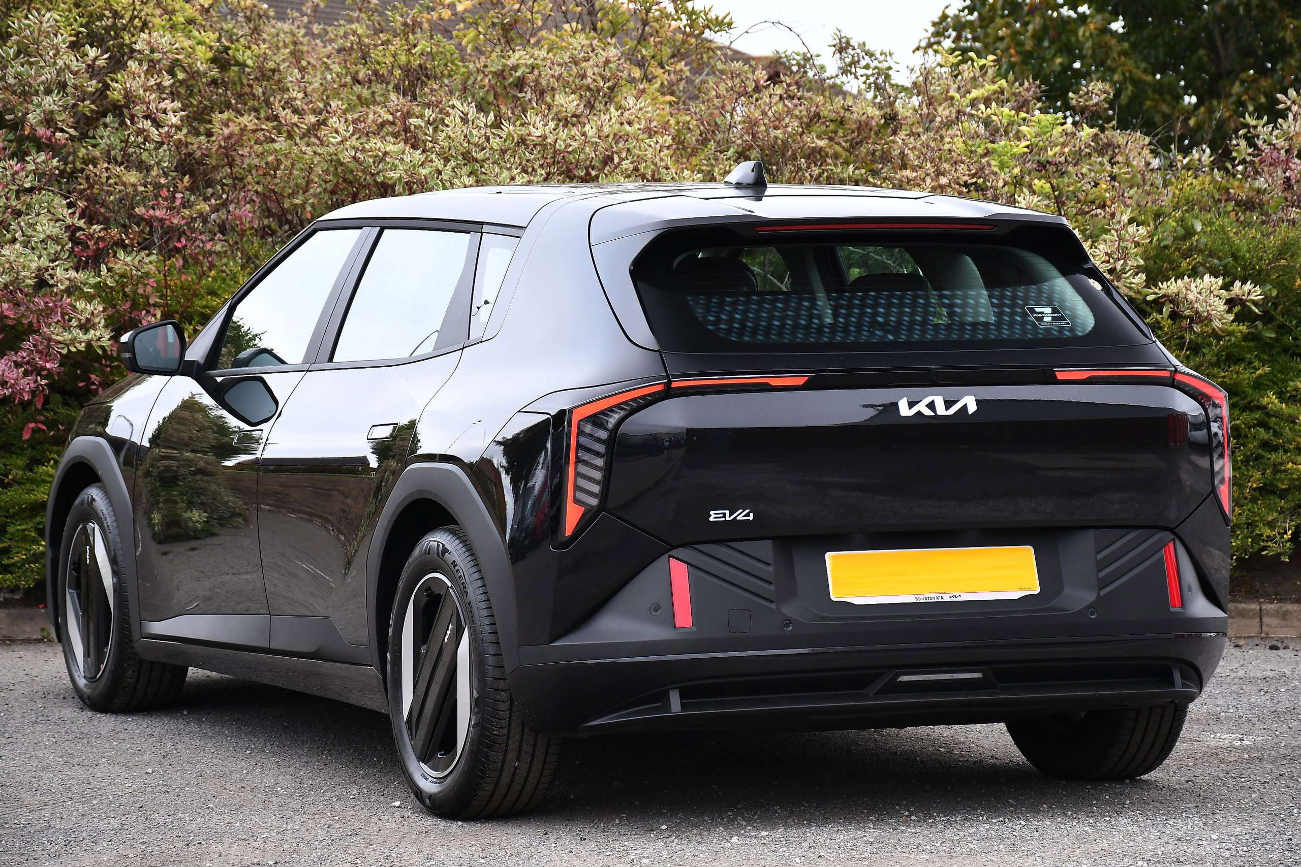 A 2026 KIA EV4 81.4kWh Air Hatchback 5dr Electric Auto (201 bhp) A 2026 KIA EV4 81.4kWh Air Hatchback 5dr Electric Auto (201 bhp)