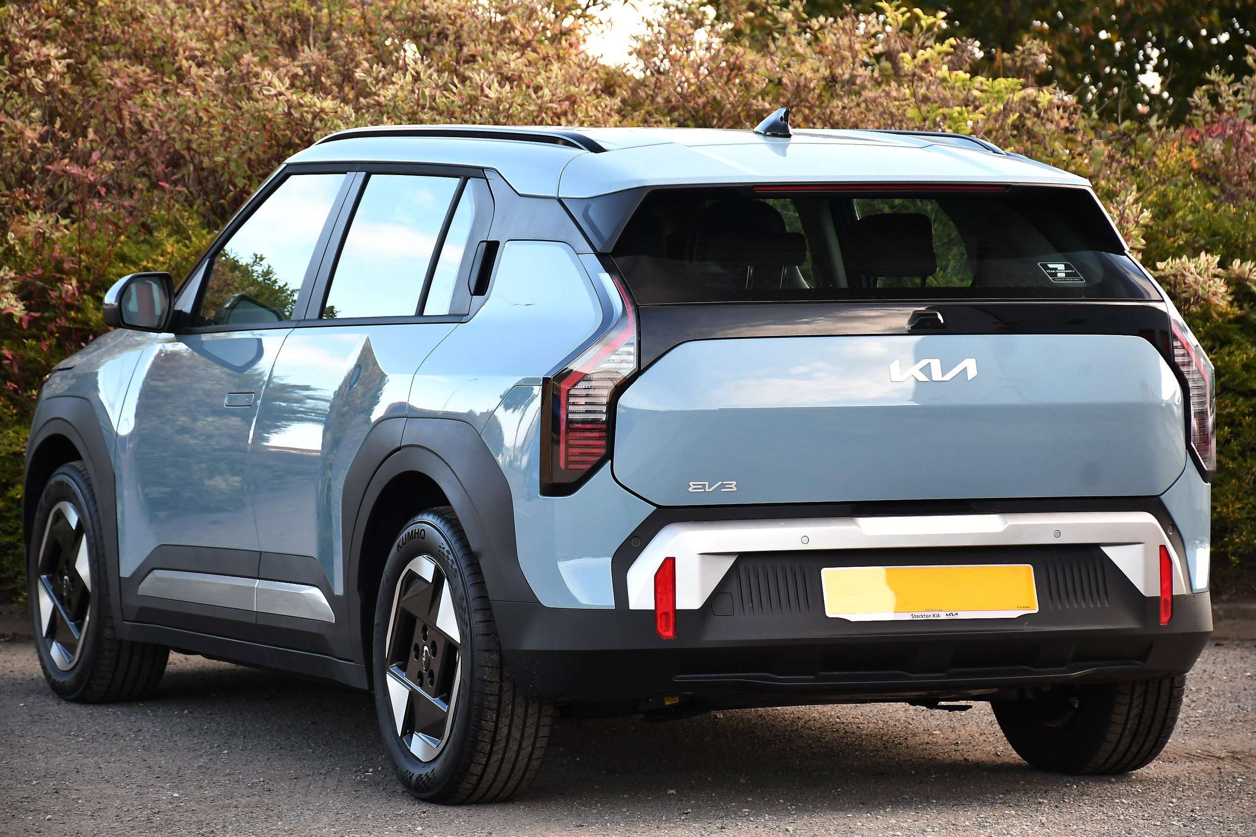 A 2026 KIA EV3 81.4kWh Air SUV 5dr Electric Auto (201 bhp) A 2026 KIA EV3 81.4kWh Air SUV 5dr Electric Auto (201 bhp)