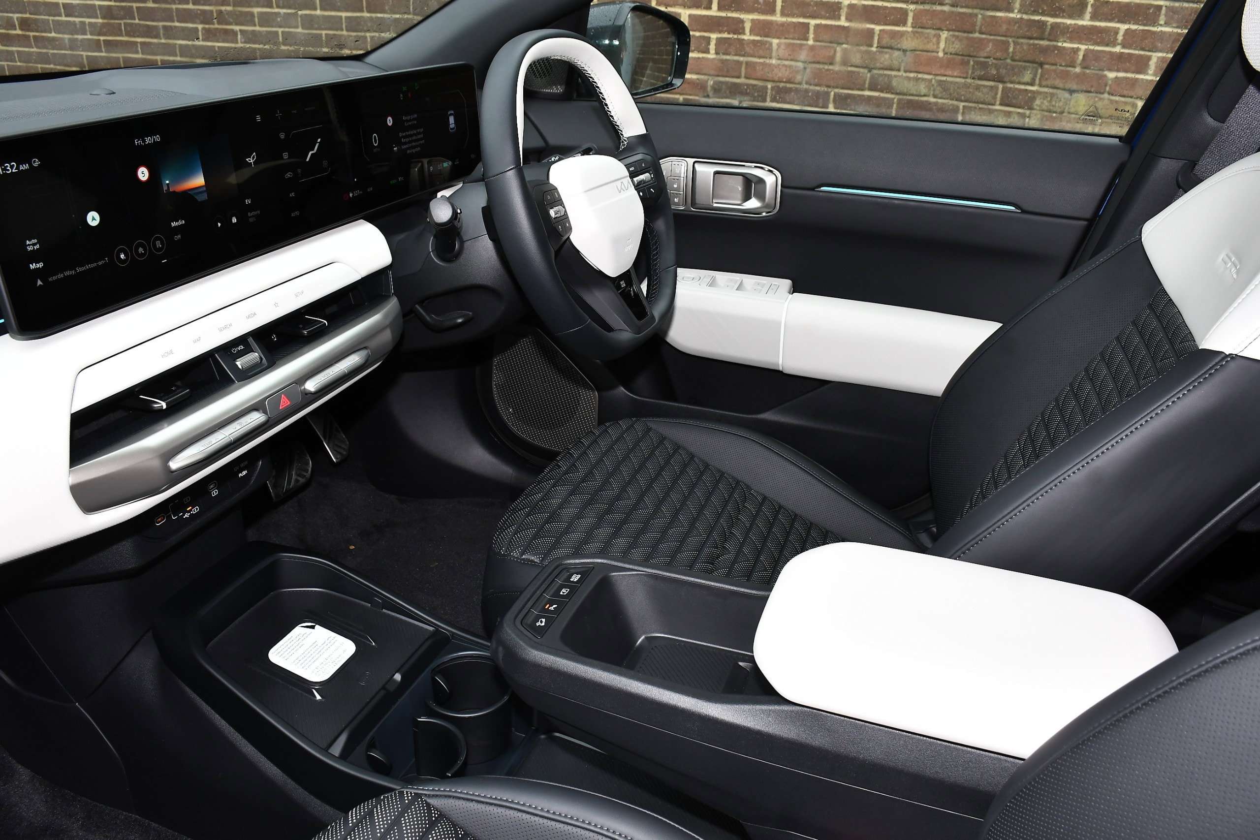 A 2026 KIA EV4 81.4kWh GT-Line S Hatchback 5dr Electric Auto (201 bhp) A 2026 KIA EV4 81.4kWh GT-Line S Hatchback 5dr Electric Auto (201 bhp)