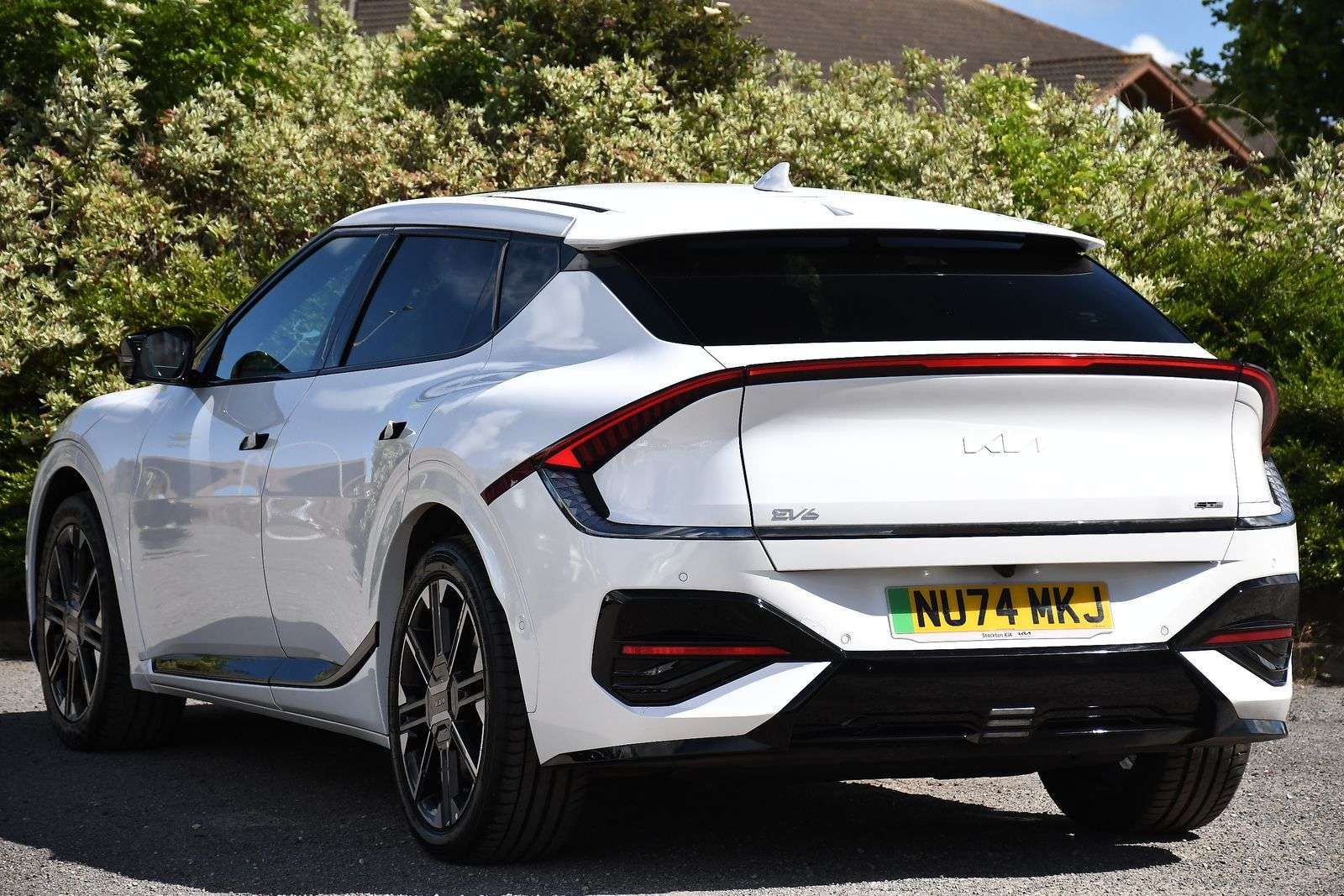 A 2024 KIA EV6 84kWh GT-Line S Hatchback 5dr Electric Auto (225 bhp) A 2024 KIA EV6 84kWh GT-Line S Hatchback 5dr Electric Auto (225 bhp)