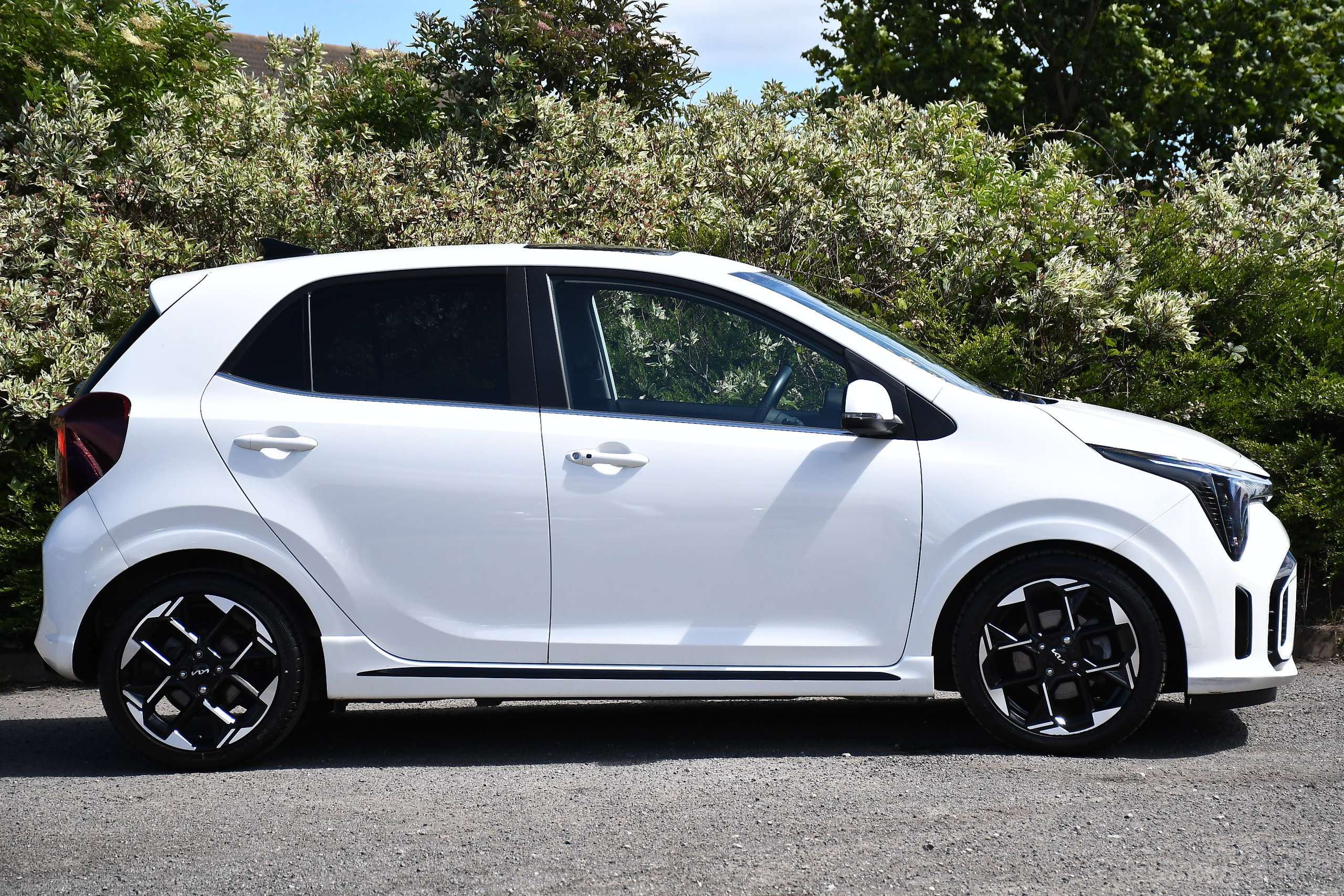 A 2024 KIA PICANTO 1.2 GT-Line S Hatchback 5dr Petrol AMT Euro 6 (s/s) (77 bhp) A 2024 KIA PICANTO 1.2 GT-Line S Hatchback 5dr Petrol AMT Euro 6 (s/s) (77 bhp)