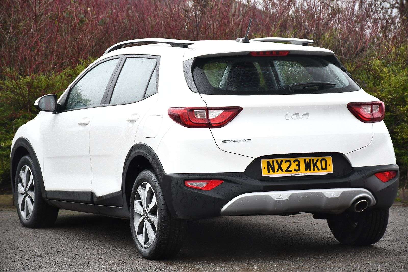A 2023 KIA STONIC 1.0 T-GDi 2 SUV 5dr Petrol Manual Euro 6 (s/s) (99 bhp) A 2023 KIA STONIC 1.0 T-GDi 2 SUV 5dr Petrol Manual Euro 6 (s/s) (99 bhp)