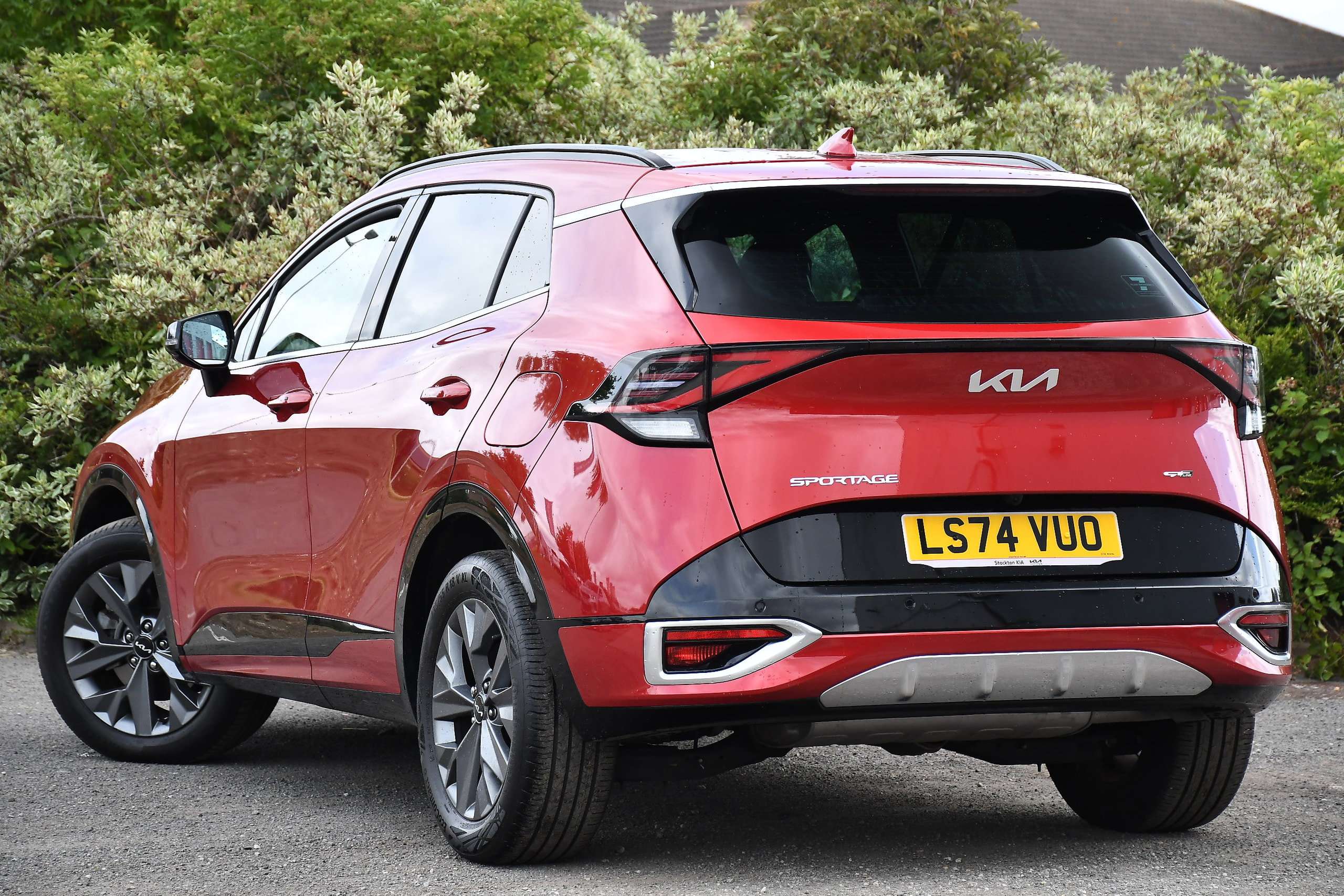 A 2024 KIA SPORTAGE 1.6 h T-GDi GT-Line SUV 5dr Petrol Hybrid Auto Euro 6 (s/s) (207 bhp) A 2024 KIA SPORTAGE 1.6 h T-GDi GT-Line SUV 5dr Petrol Hybrid Auto Euro 6 (s/s) (207 bhp)