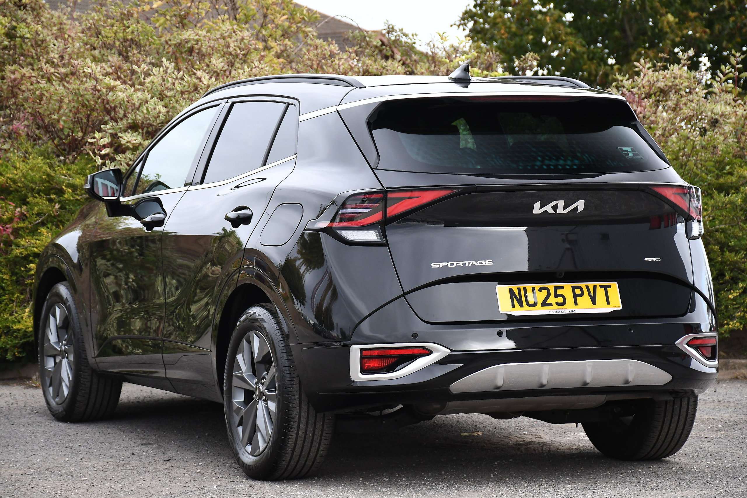 A 2025 KIA SPORTAGE 1.6 h T-GDi GT-Line SUV 5dr Petrol Hybrid Auto Euro 6 (s/s) (207 bhp) A 2025 KIA SPORTAGE 1.6 h T-GDi GT-Line SUV 5dr Petrol Hybrid Auto Euro 6 (s/s) (207 bhp)