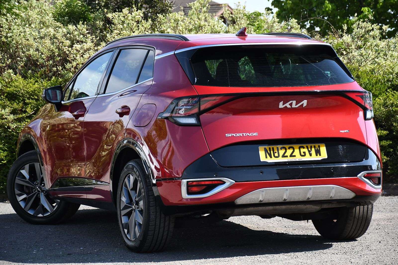 A 2022 KIA SPORTAGE 1.6 h T-GDi GT-Line SUV 5dr Petrol Hybrid Auto Euro 6 (s/s) (226 bhp) A 2022 KIA SPORTAGE 1.6 h T-GDi GT-Line SUV 5dr Petrol Hybrid Auto Euro 6 (s/s) (226 bhp)