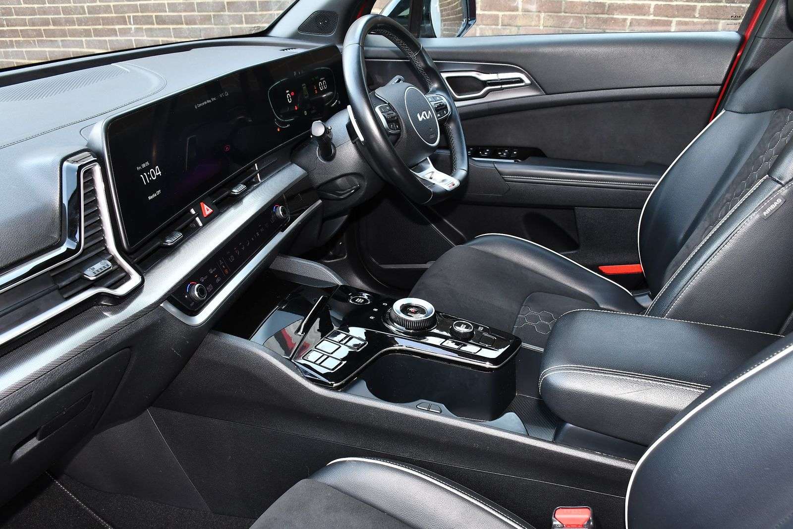 A 2022 KIA SPORTAGE 1.6 h T-GDi GT-Line SUV 5dr Petrol Hybrid Auto Euro 6 (s/s) (226 bhp) A 2022 KIA SPORTAGE 1.6 h T-GDi GT-Line SUV 5dr Petrol Hybrid Auto Euro 6 (s/s) (226 bhp)