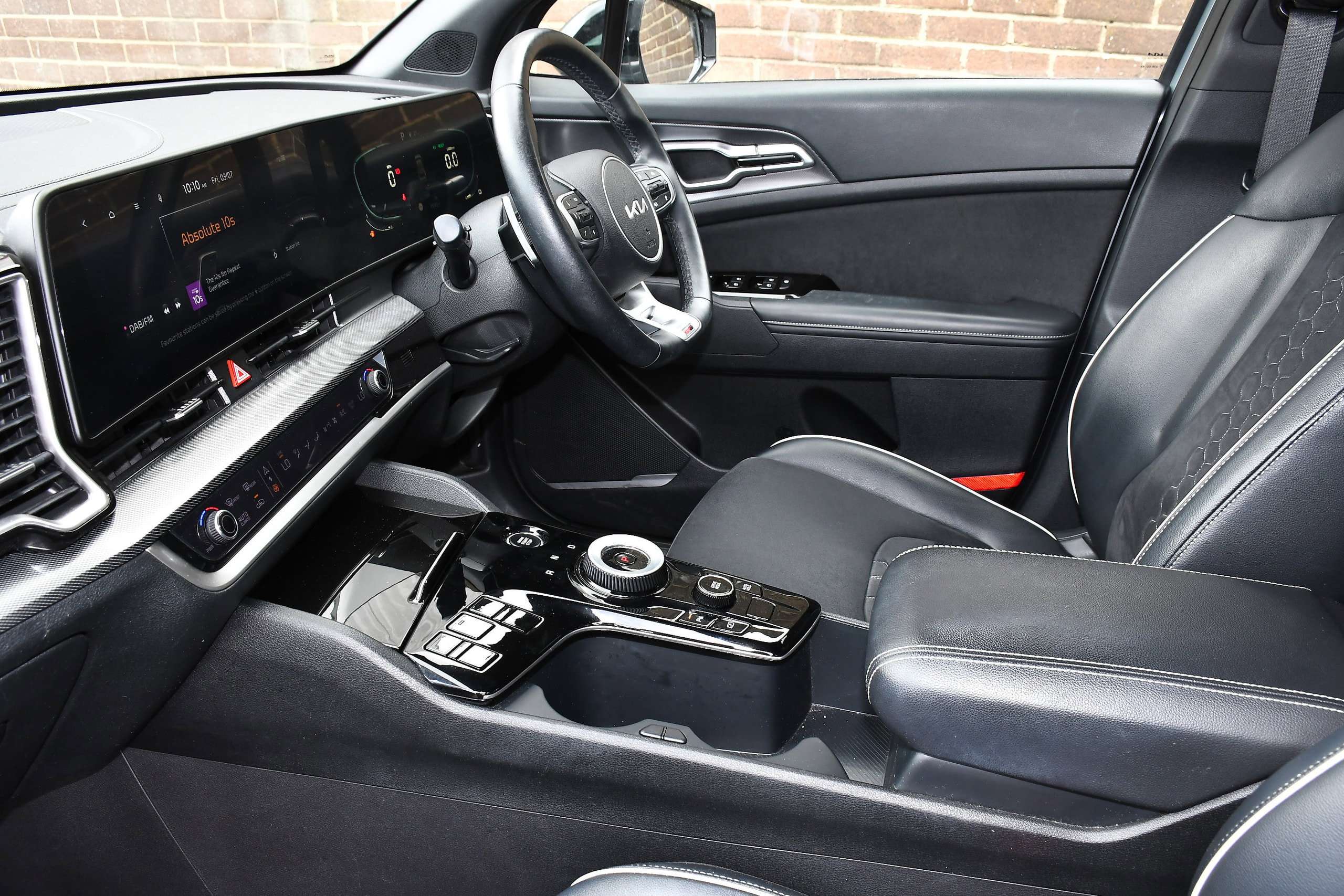 A 2023 KIA SPORTAGE 1.6 h T-GDi GT-Line SUV 5dr Petrol Hybrid Auto Euro 6 (s/s) (226 bhp) A 2023 KIA SPORTAGE 1.6 h T-GDi GT-Line SUV 5dr Petrol Hybrid Auto Euro 6 (s/s) (226 bhp)