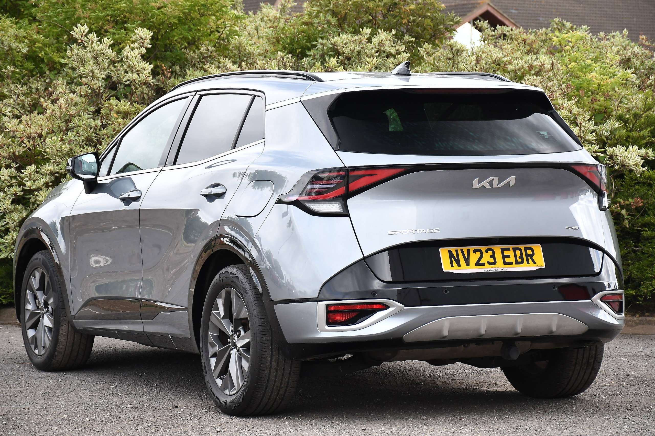 A 2023 KIA SPORTAGE 1.6 h T-GDi GT-Line SUV 5dr Petrol Hybrid Auto Euro 6 (s/s) (226 bhp) A 2023 KIA SPORTAGE 1.6 h T-GDi GT-Line SUV 5dr Petrol Hybrid Auto Euro 6 (s/s) (226 bhp)