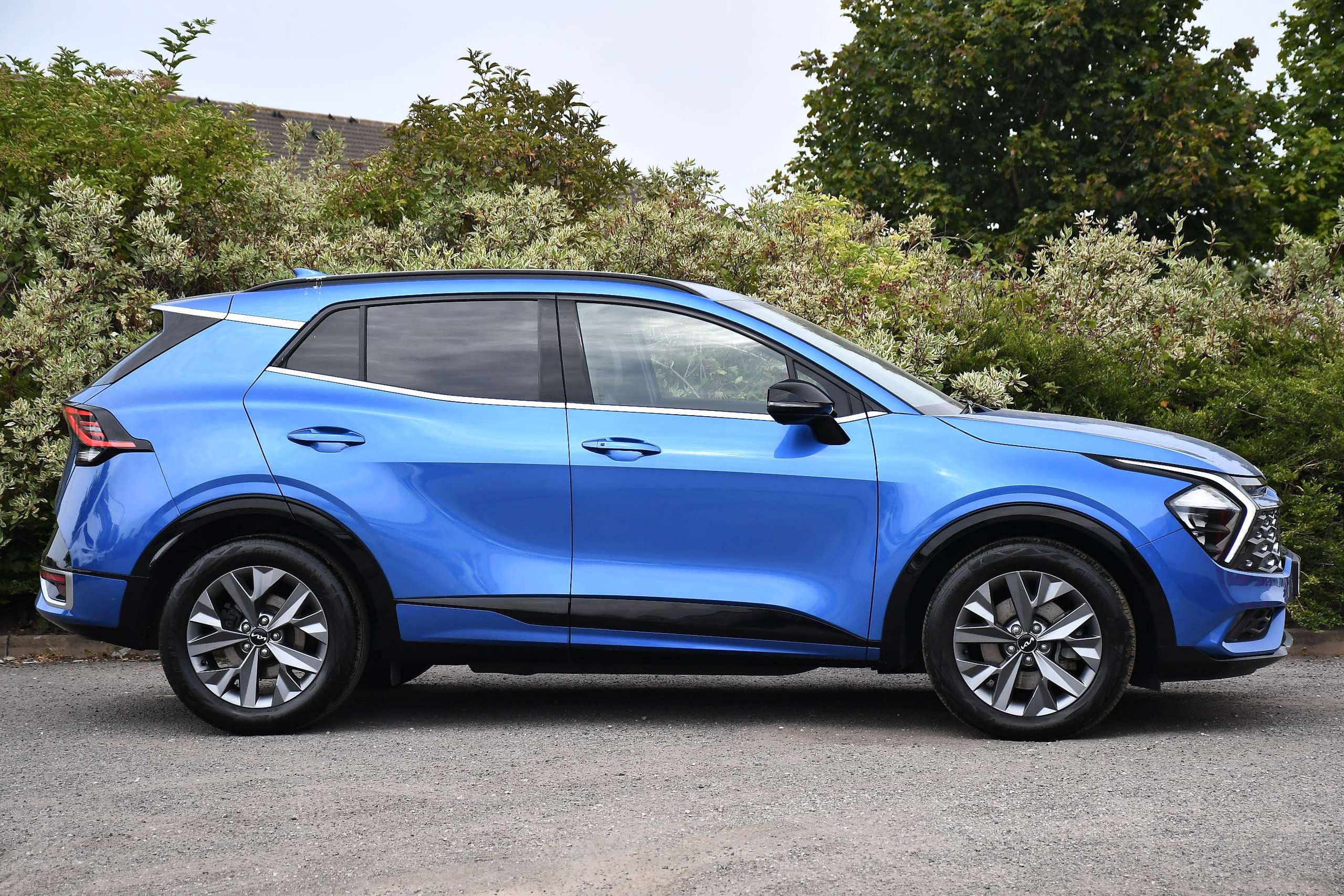 A 2024 KIA SPORTAGE 1.6 h T-GDi GT-Line SUV 5dr Petrol Hybrid Auto Euro 6 (s/s) (226 bhp) A 2024 KIA SPORTAGE 1.6 h T-GDi GT-Line SUV 5dr Petrol Hybrid Auto Euro 6 (s/s) (226 bhp)