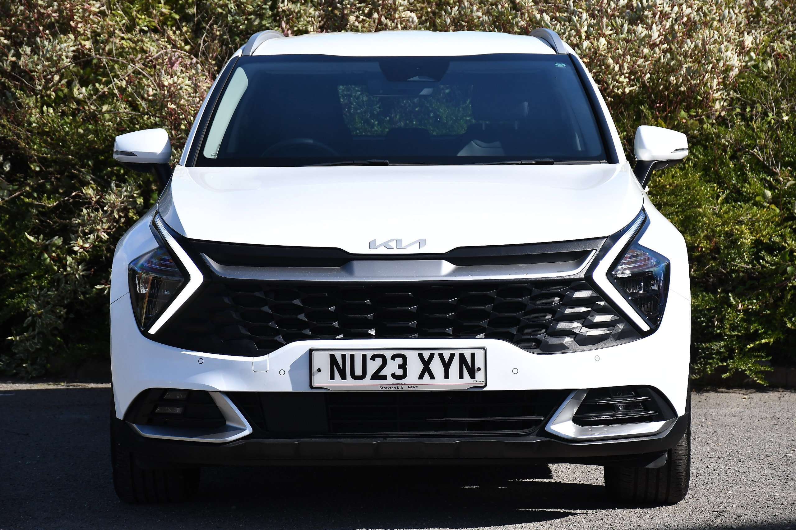 A 2023 KIA SPORTAGE 1.6 h T-GDi 3 SUV 5dr Petrol Hybrid Auto Euro 6 (s/s) (226 bhp) A 2023 KIA SPORTAGE 1.6 h T-GDi 3 SUV 5dr Petrol Hybrid Auto Euro 6 (s/s) (226 bhp)