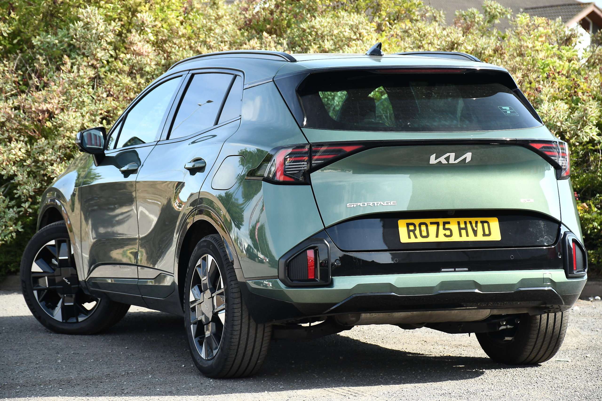 A 2025 KIA SPORTAGE 1.6 h T-GDi GT-Line S SUV 5dr Petrol Hybrid Auto Euro 6 (s/s) (235 bhp) A 2025 KIA SPORTAGE 1.6 h T-GDi GT-Line S SUV 5dr Petrol Hybrid Auto Euro 6 (s/s) (235 bhp)