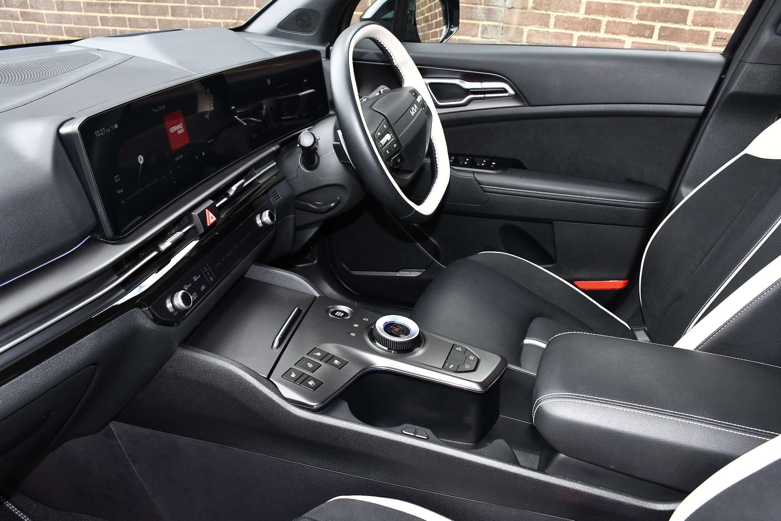 A 2026 KIA SPORTAGE 1.6 h T-GDi GT-Line S SUV 5dr Petrol Hybrid Auto Euro 6 (s/s) (235 bhp) A 2026 KIA SPORTAGE 1.6 h T-GDi GT-Line S SUV 5dr Petrol Hybrid Auto Euro 6 (s/s) (235 bhp)
