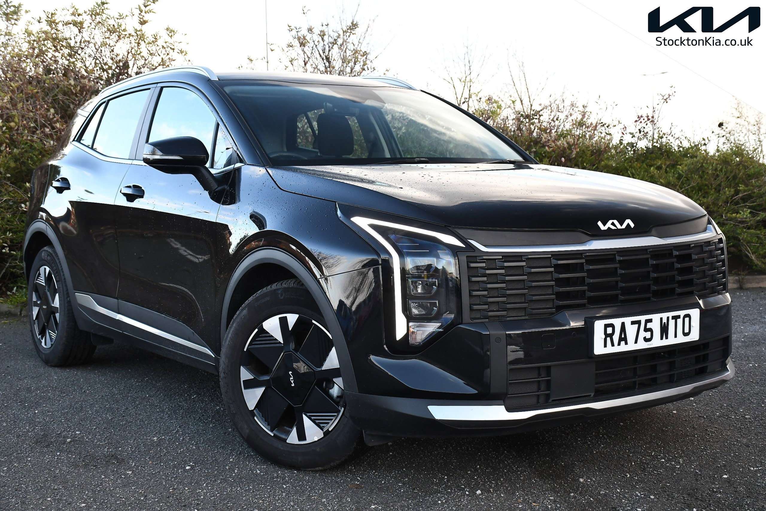 A 2026 KIA SPORTAGE 1.6 h T-GDi Pure SUV 5dr Petrol Hybrid Auto Euro 6 (s/s) (235 bhp) A 2026 KIA SPORTAGE 1.6 h T-GDi Pure SUV 5dr Petrol Hybrid Auto Euro 6 (s/s) (235 bhp)