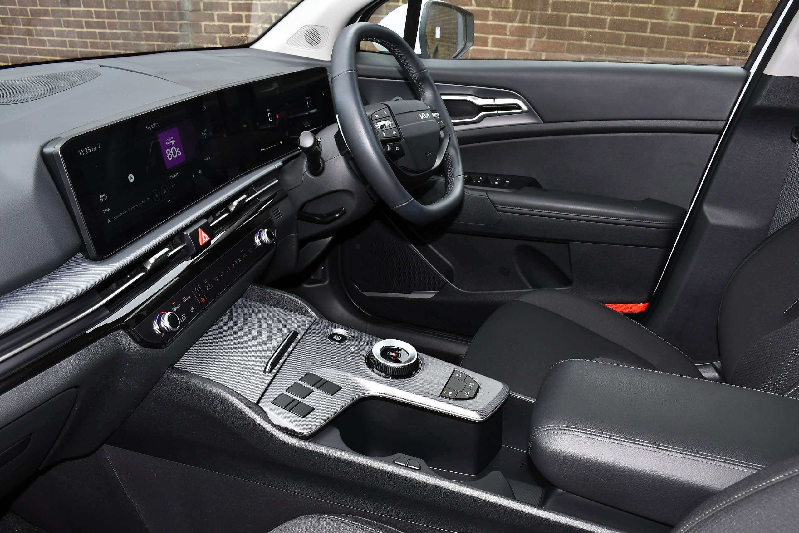 A 2025 KIA SPORTAGE 1.6 h T-GDi Pure SUV 5dr Petrol Hybrid Auto Euro 6 (s/s) (235 bhp) A 2025 KIA SPORTAGE 1.6 h T-GDi Pure SUV 5dr Petrol Hybrid Auto Euro 6 (s/s) (235 bhp)