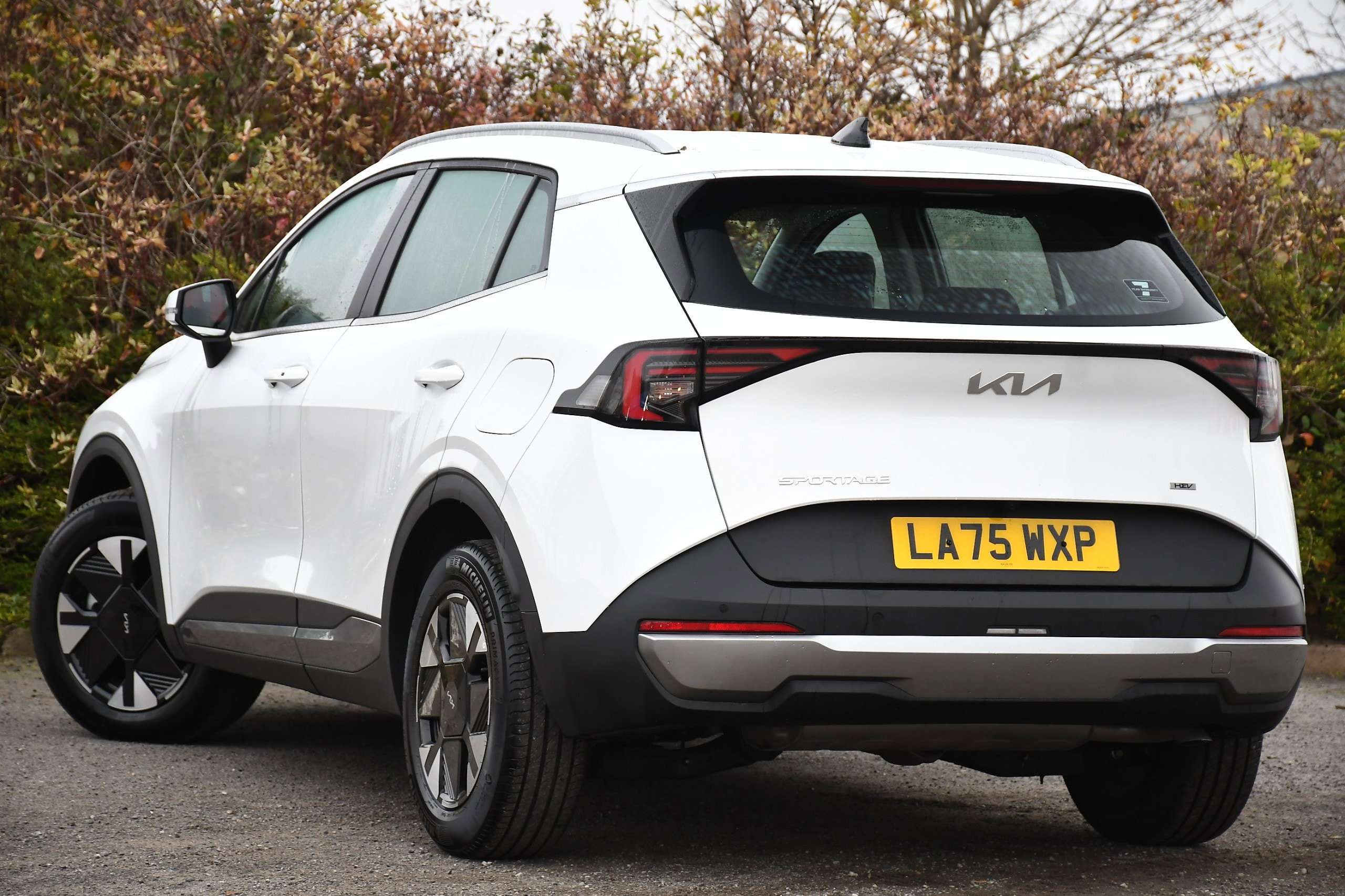 A 2025 KIA SPORTAGE 1.6 h T-GDi Pure SUV 5dr Petrol Hybrid Auto Euro 6 (s/s) (235 bhp) A 2025 KIA SPORTAGE 1.6 h T-GDi Pure SUV 5dr Petrol Hybrid Auto Euro 6 (s/s) (235 bhp)