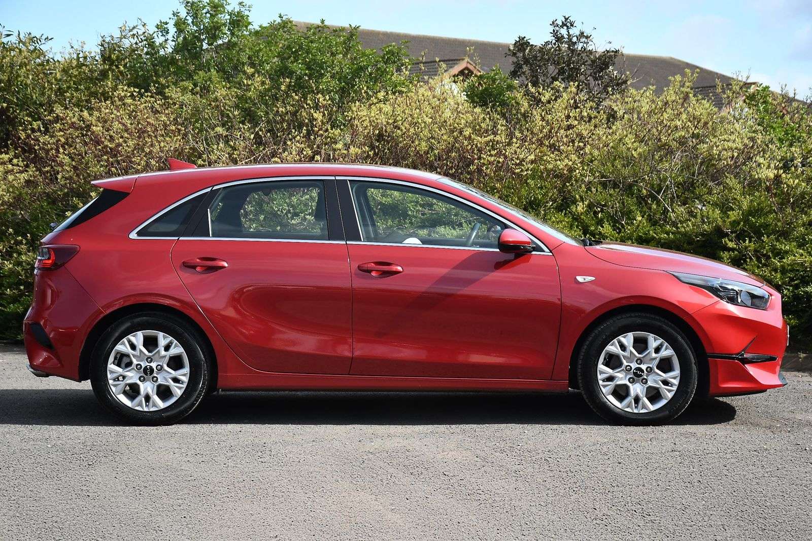 A 2023 KIA CEED 1.5 T-GDi 2 Hatchback 5dr Petrol Manual Euro 6 (s/s) Non-ADAP (158 bhp) A 2023 KIA CEED 1.5 T-GDi 2 Hatchback 5dr Petrol Manual Euro 6 (s/s) Non-ADAP (158 bhp)