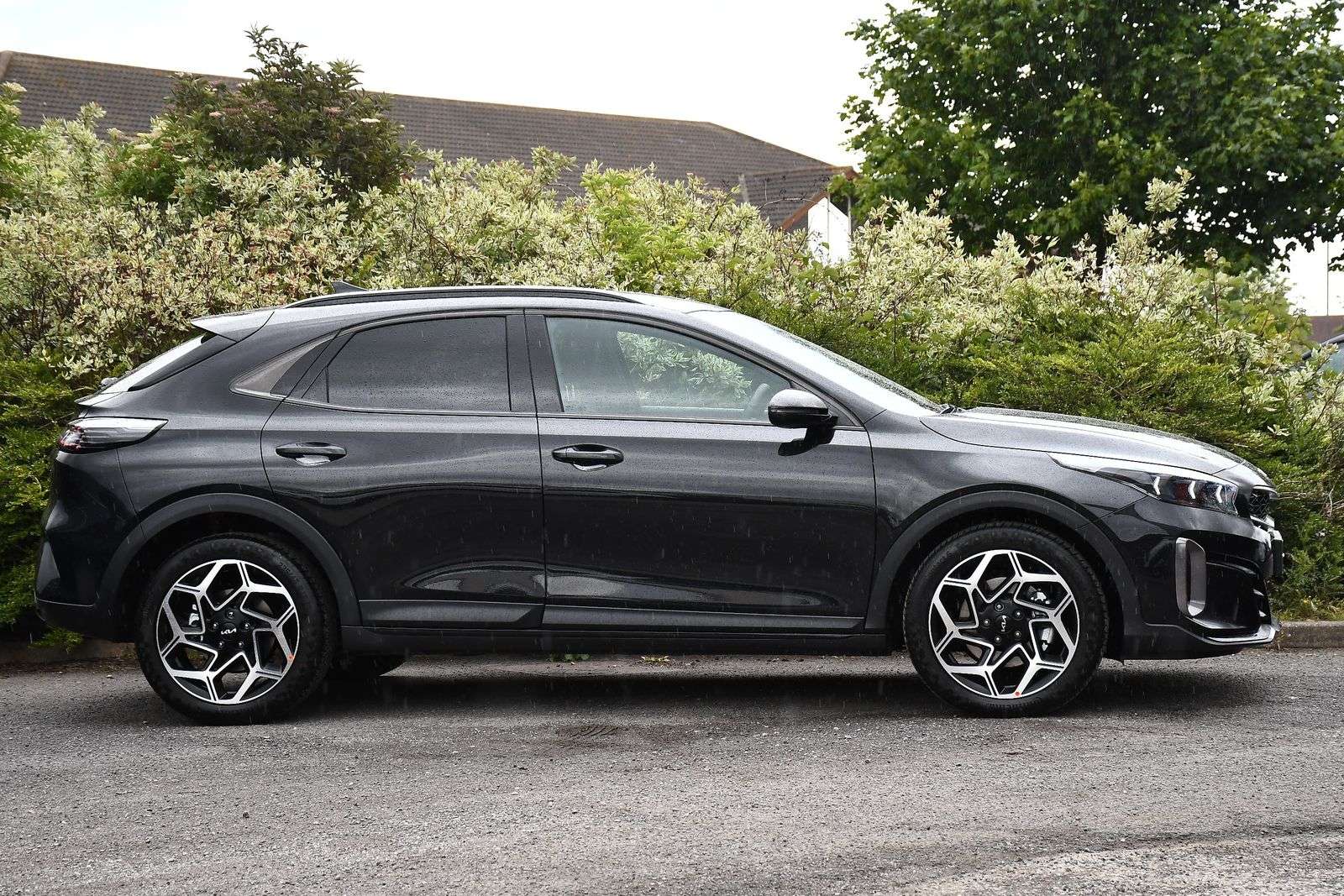 A 2026 KIA XCEED 1.0 T-GDi MHEV GT-Line SUV 5dr Petrol Hybrid DCT Euro 6 (s/s) (113 bhp) A 2026 KIA XCEED 1.0 T-GDi MHEV GT-Line SUV 5dr Petrol Hybrid DCT Euro 6 (s/s) (113 bhp)