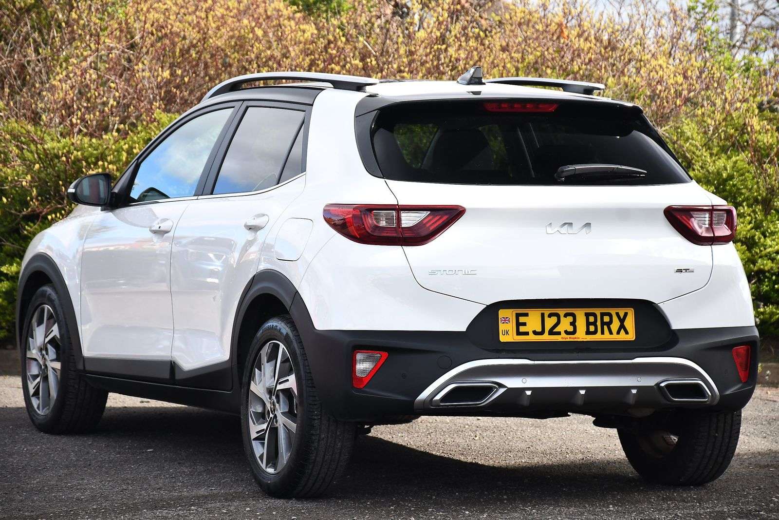 A 2023 KIA STONIC 1.0 T-GDi MHEV GT-Line S SUV 5dr Petrol Hybrid DCT Euro 6 (s/s) (118 bhp) A 2023 KIA STONIC 1.0 T-GDi MHEV GT-Line S SUV 5dr Petrol Hybrid DCT Euro 6 (s/s) (118 bhp)