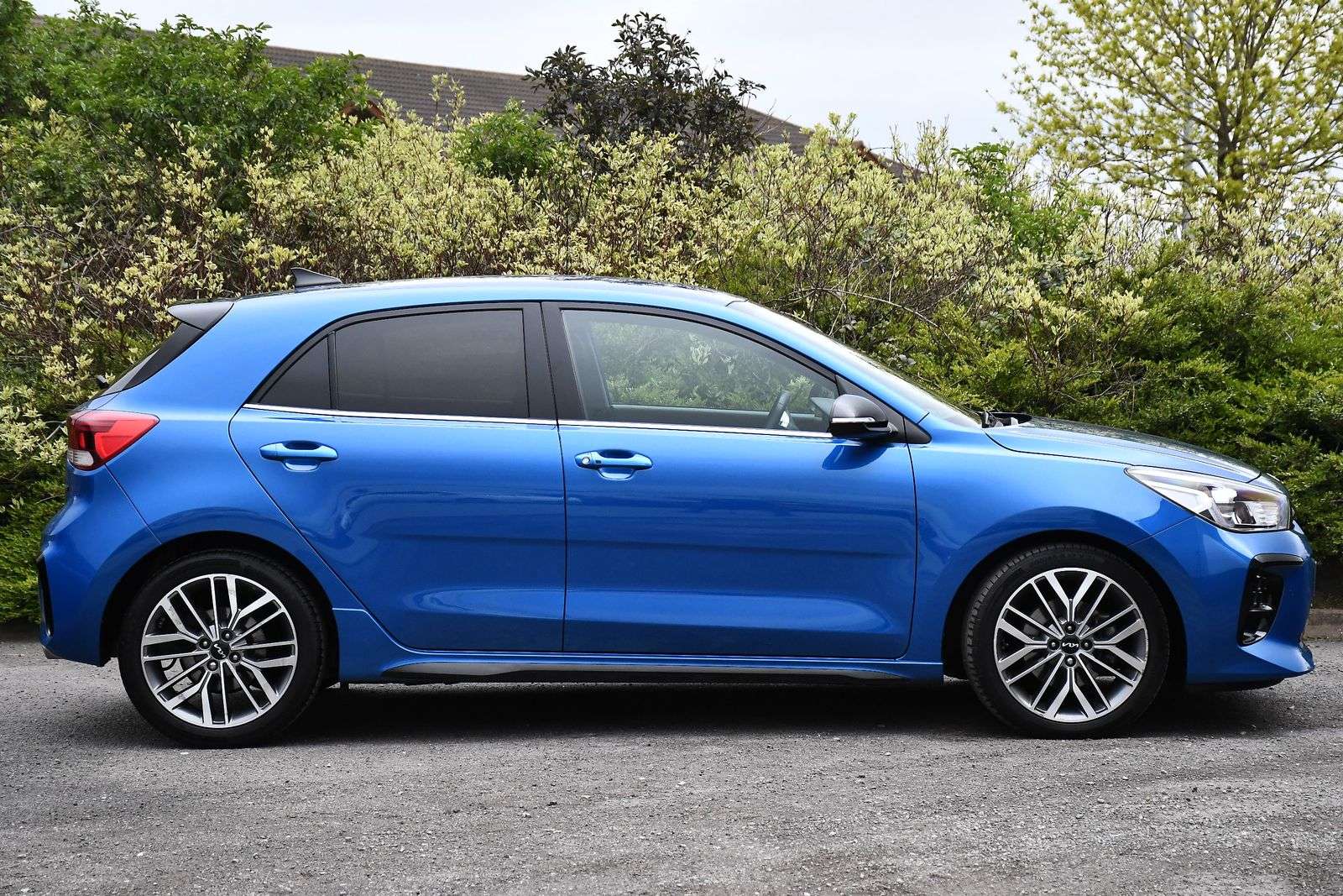 A 2023 KIA RIO 1.0 T-GDi MHEV GT-Line S Hatchback 5dr Petrol Hybrid DCT Euro 6 (s/s) (118 bhp) A 2023 KIA RIO 1.0 T-GDi MHEV GT-Line S Hatchback 5dr Petrol Hybrid DCT Euro 6 (s/s) (118 bhp)