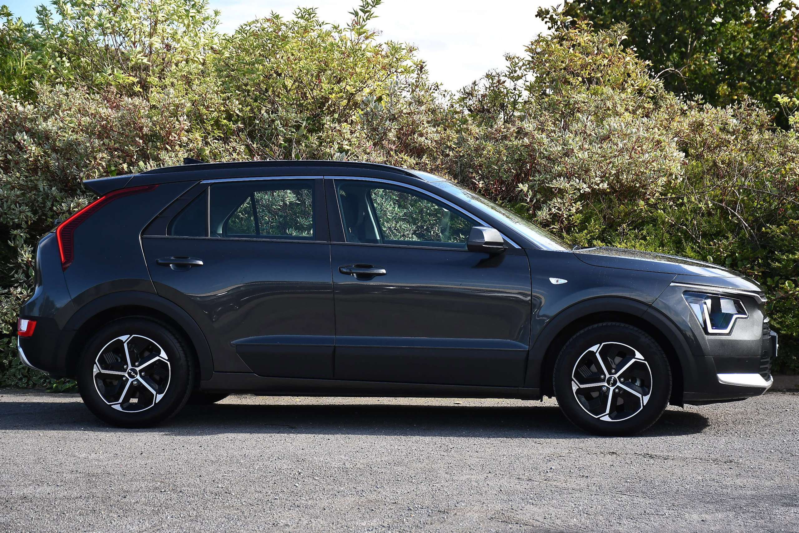 A 2024 KIA NIRO 1.6h GDi 2 SUV 5dr Petrol Hybrid DCT Euro 6 (s/s) (127 bhp) A 2024 KIA NIRO 1.6h GDi 2 SUV 5dr Petrol Hybrid DCT Euro 6 (s/s) (127 bhp)