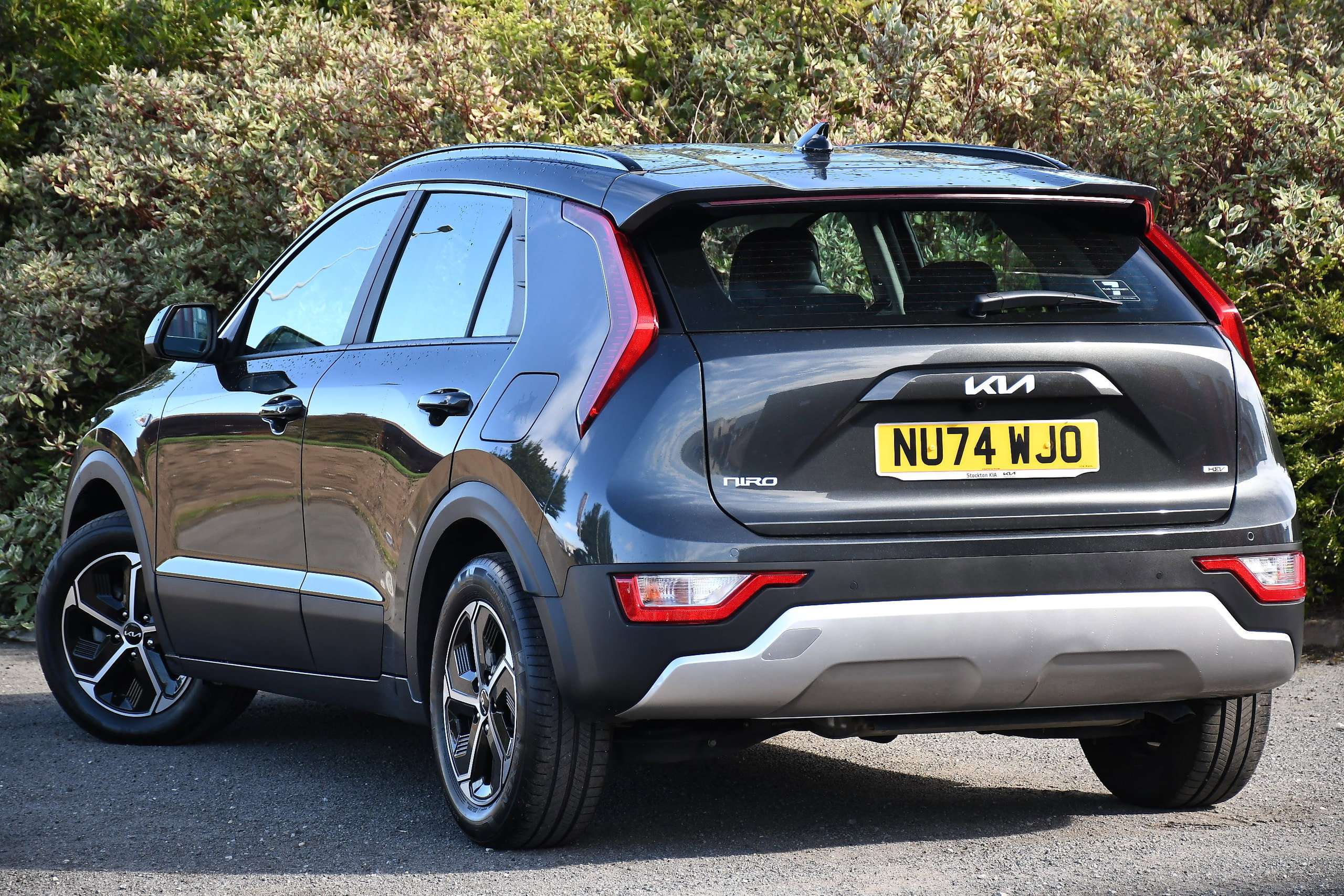 A 2024 KIA NIRO 1.6h GDi 2 SUV 5dr Petrol Hybrid DCT Euro 6 (s/s) (127 bhp) A 2024 KIA NIRO 1.6h GDi 2 SUV 5dr Petrol Hybrid DCT Euro 6 (s/s) (127 bhp)