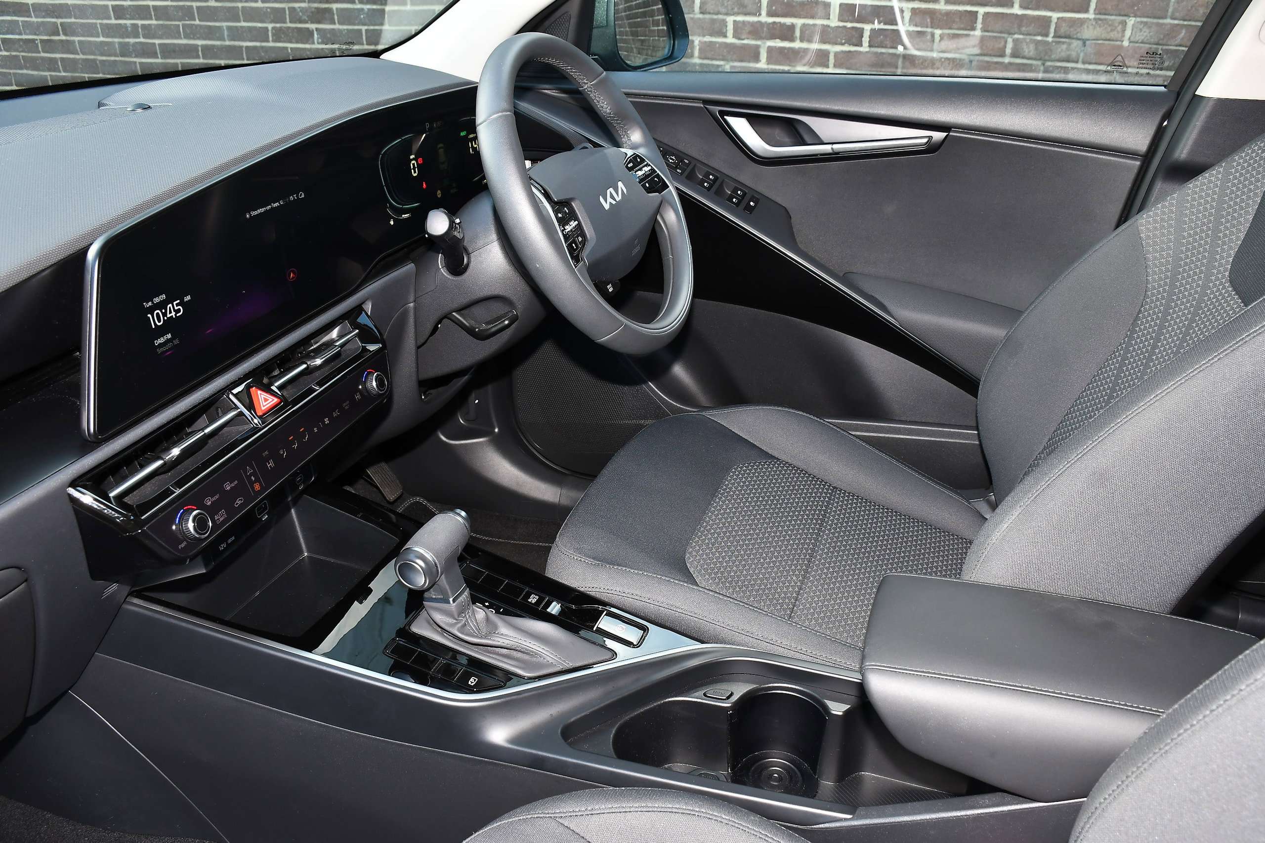 A 2024 KIA NIRO 1.6h GDi 2 SUV 5dr Petrol Hybrid DCT Euro 6 (s/s) (127 bhp) A 2024 KIA NIRO 1.6h GDi 2 SUV 5dr Petrol Hybrid DCT Euro 6 (s/s) (127 bhp)