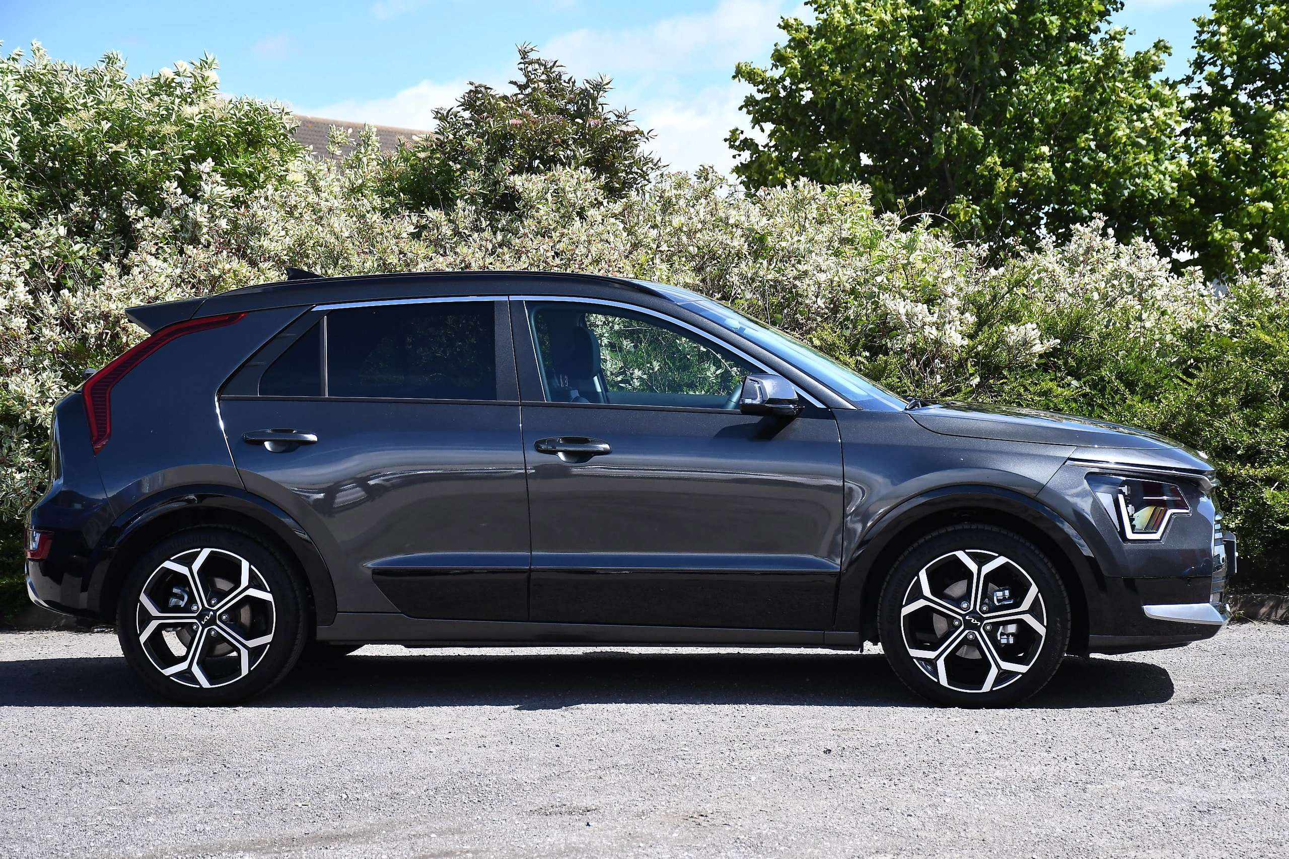 A 2025 KIA NIRO 1.6h GDi Evolve SUV 5dr Petrol Hybrid DCT Euro 6 (s/s) (136 bhp) A 2025 KIA NIRO 1.6h GDi Evolve SUV 5dr Petrol Hybrid DCT Euro 6 (s/s) (136 bhp)
