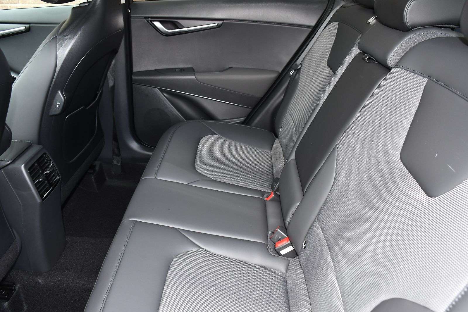 2026 KIA NIRO 2026 KIA NIRO