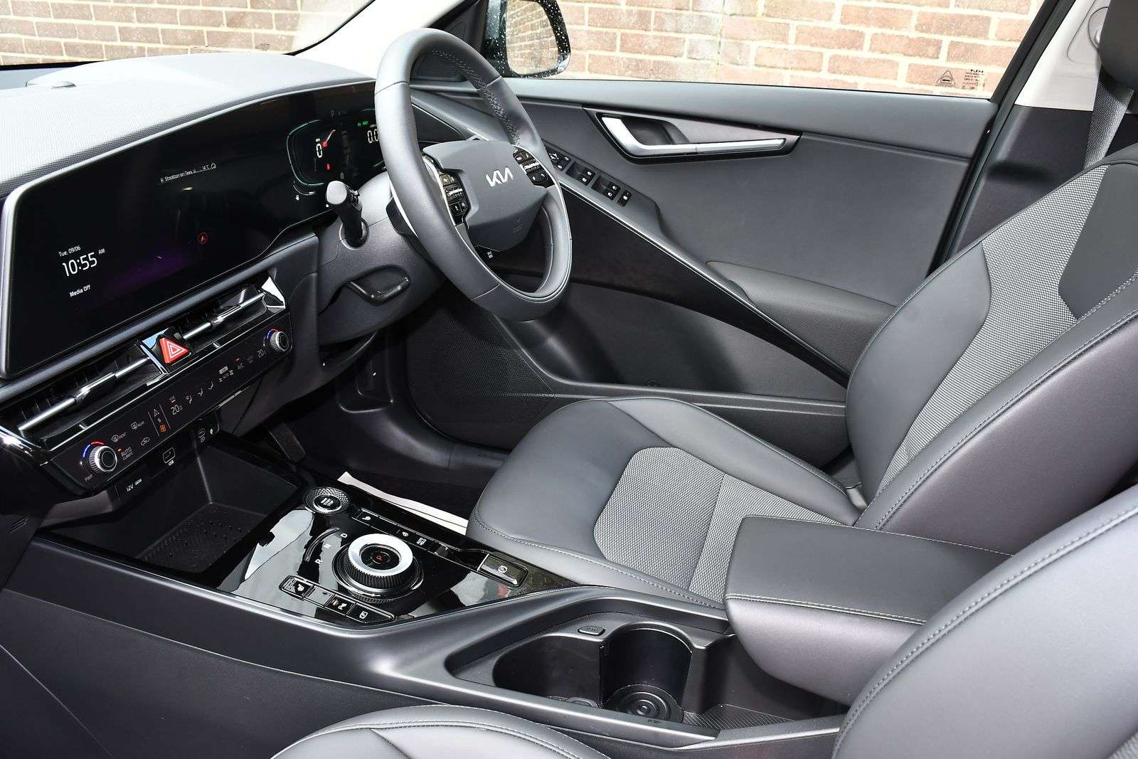 A 2026 KIA NIRO 1.6h GDi Evolve SUV 5dr Petrol Hybrid DCT Euro 6 (s/s) (136 bhp) A 2026 KIA NIRO 1.6h GDi Evolve SUV 5dr Petrol Hybrid DCT Euro 6 (s/s) (136 bhp)