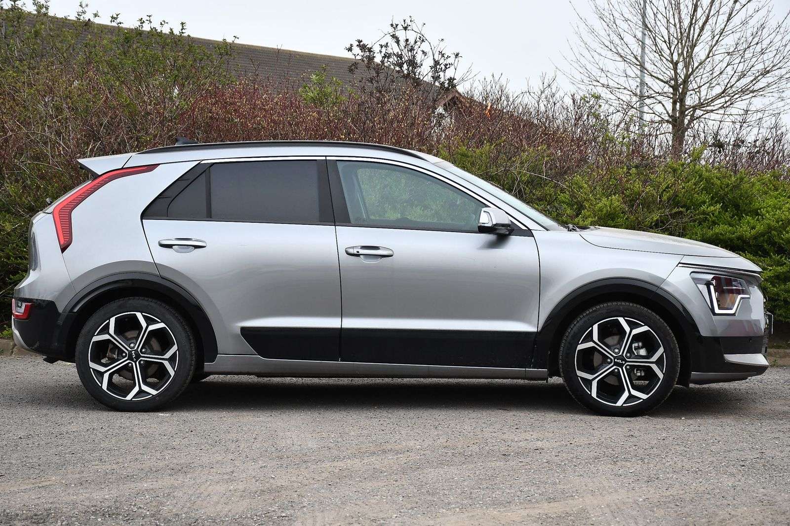 A 2024 KIA NIRO 1.6h GDi 3 SUV 5dr Petrol Hybrid DCT Euro 6 (s/s) (139 bhp) A 2024 KIA NIRO 1.6h GDi 3 SUV 5dr Petrol Hybrid DCT Euro 6 (s/s) (139 bhp)
