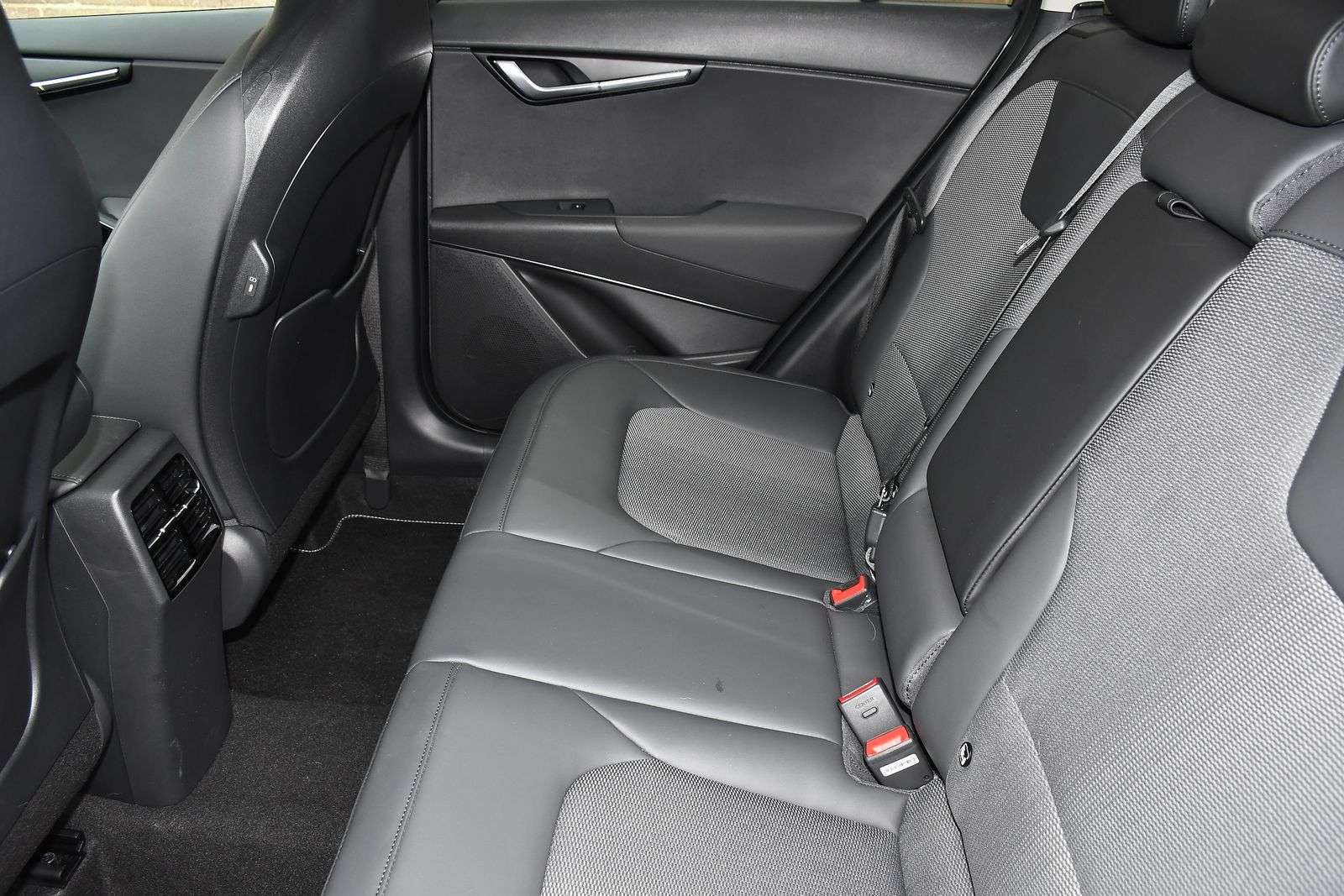 2024 KIA NIRO 2024 KIA NIRO