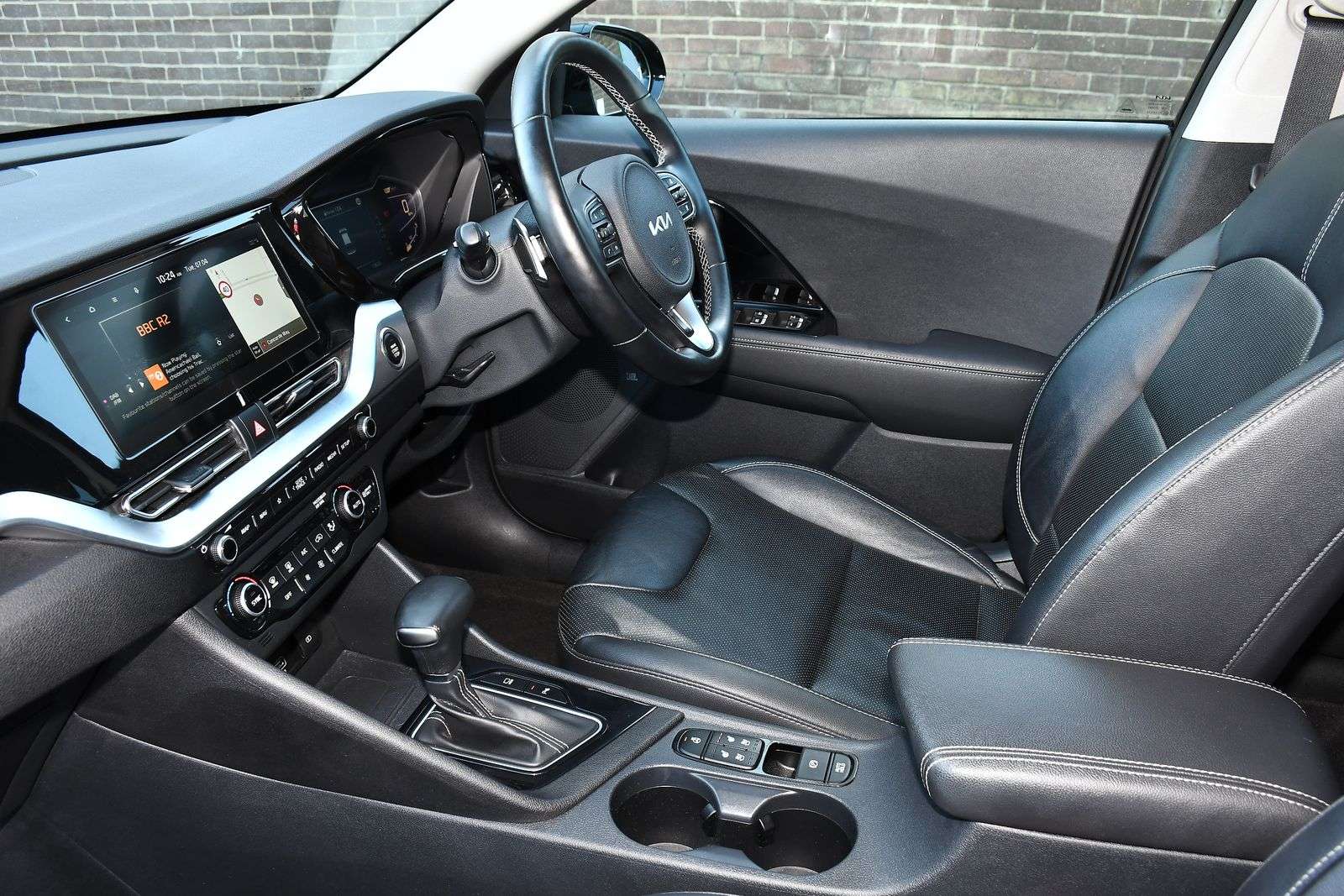 A 2022 KIA NIRO 1.6 GDi 4 SUV 5dr Petrol Hybrid DCT Euro 6 (s/s) (139 bhp) A 2022 KIA NIRO 1.6 GDi 4 SUV 5dr Petrol Hybrid DCT Euro 6 (s/s) (139 bhp)