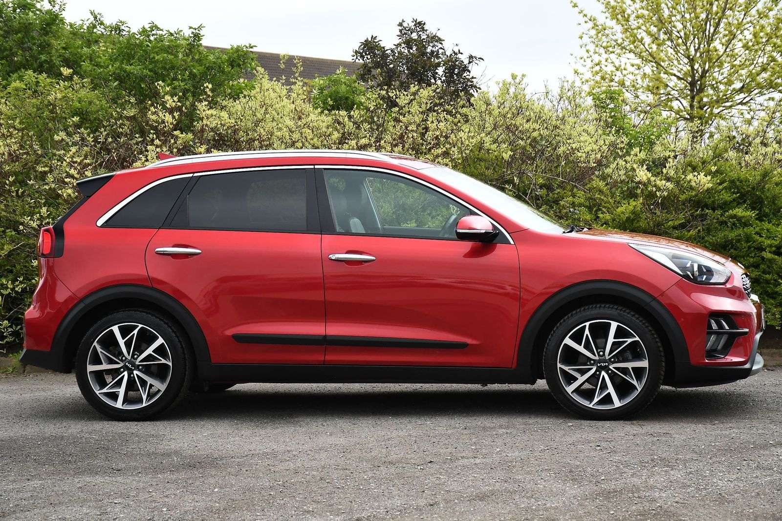A 2021 KIA NIRO 3 A 2021 KIA NIRO 3