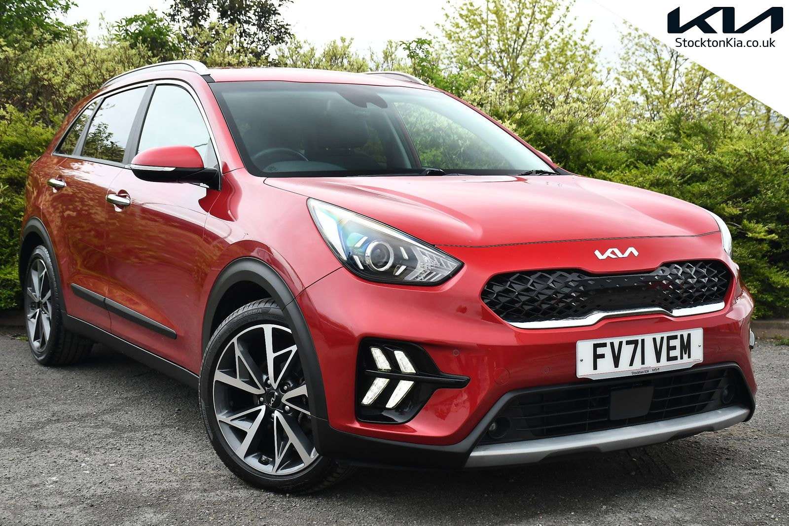 A 2021 KIA NIRO 3 A 2021 KIA NIRO 3