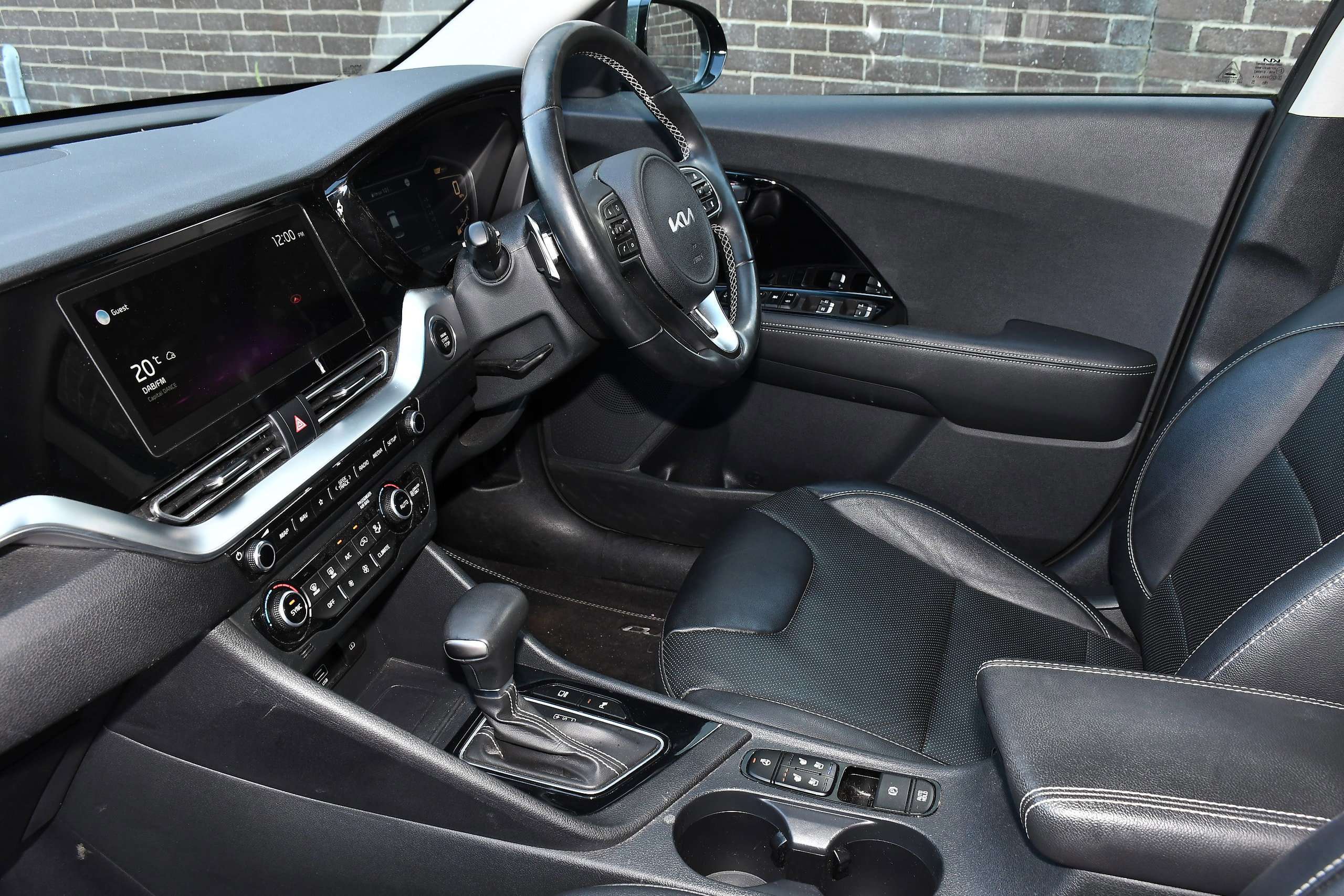 A 2022 KIA NIRO 1.6 GDi 4 SUV 5dr Petrol Hybrid DCT Euro 6 (s/s) (139 bhp) A 2022 KIA NIRO 1.6 GDi 4 SUV 5dr Petrol Hybrid DCT Euro 6 (s/s) (139 bhp)