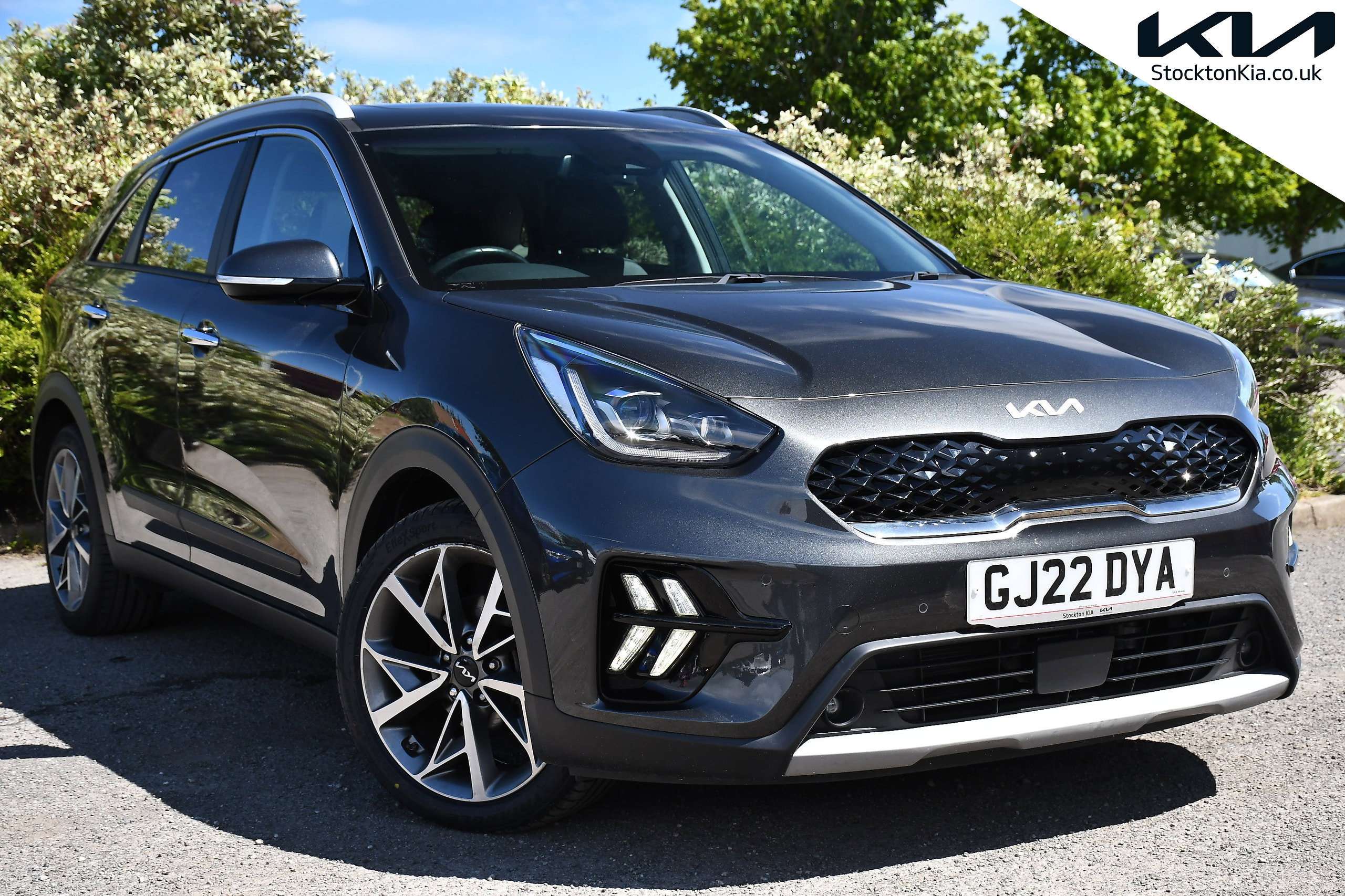 A 2022 KIA NIRO 1.6 GDi 4 SUV 5dr Petrol Hybrid DCT Euro 6 (s/s) (139 bhp) A 2022 KIA NIRO 1.6 GDi 4 SUV 5dr Petrol Hybrid DCT Euro 6 (s/s) (139 bhp)