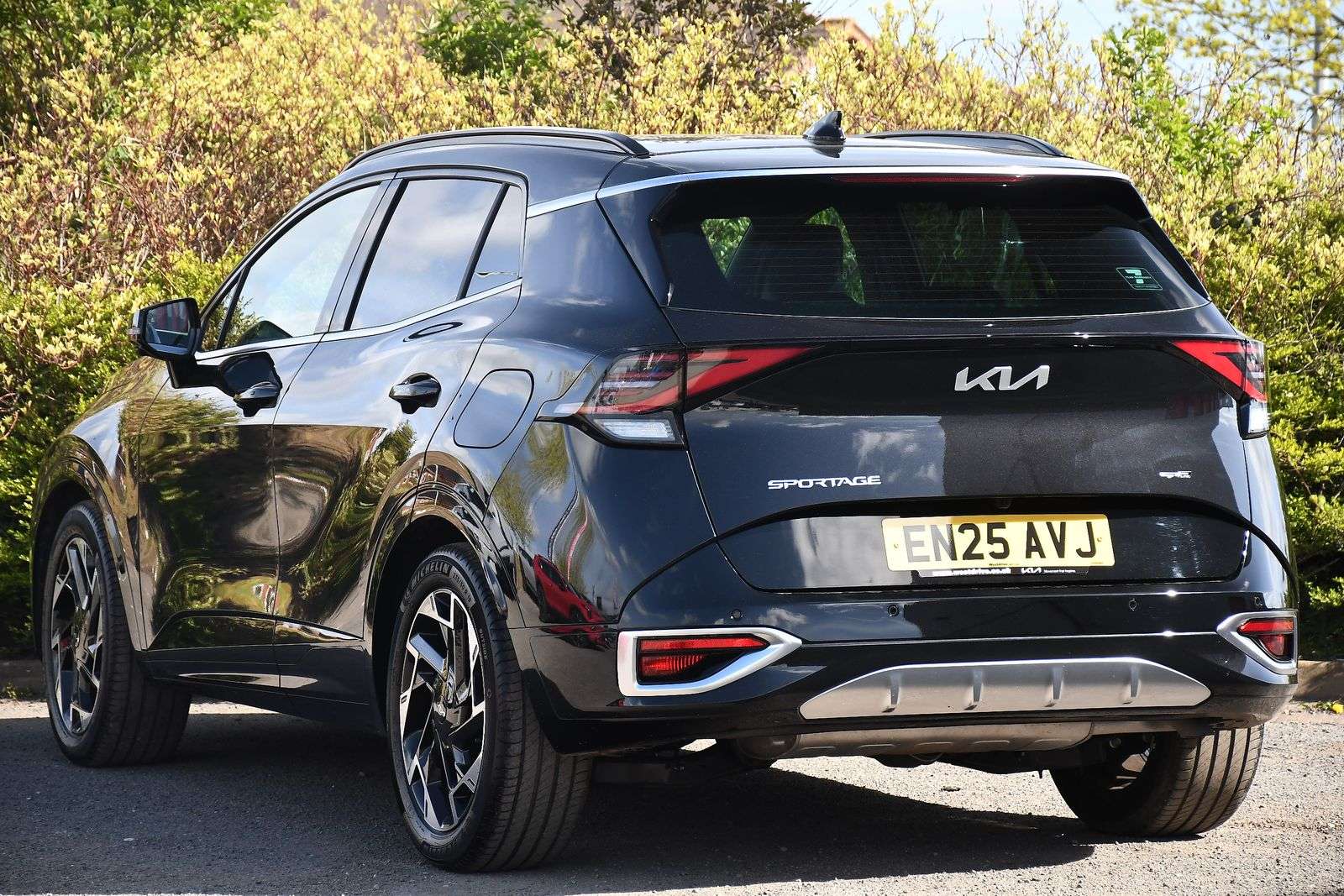 A 2025 KIA SPORTAGE 1.6 T-GDi MHEV GT-Line S SUV 5dr Petrol Hybrid DCT Euro 6 (s/s) (157 bhp) A 2025 KIA SPORTAGE 1.6 T-GDi MHEV GT-Line S SUV 5dr Petrol Hybrid DCT Euro 6 (s/s) (157 bhp)
