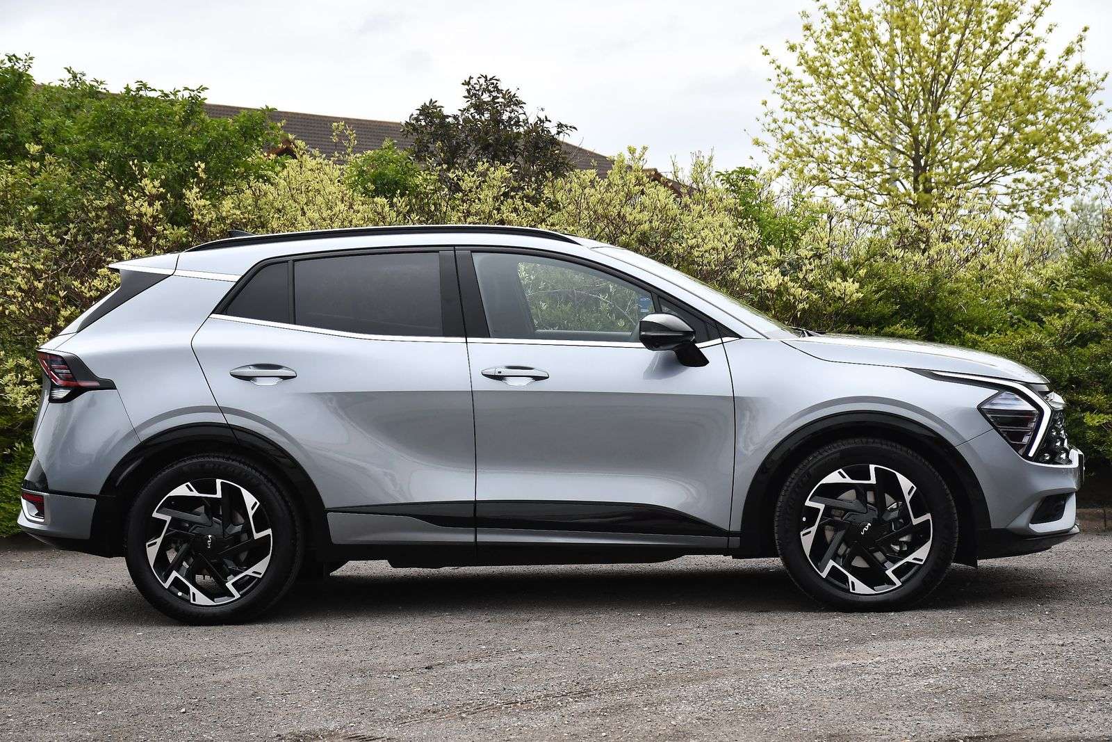 A 2025 KIA SPORTAGE 1.6 T-GDi MHEV GT-Line S SUV 5dr Petrol Hybrid DCT Euro 6 (s/s) (157 bhp) A 2025 KIA SPORTAGE 1.6 T-GDi MHEV GT-Line S SUV 5dr Petrol Hybrid DCT Euro 6 (s/s) (157 bhp)