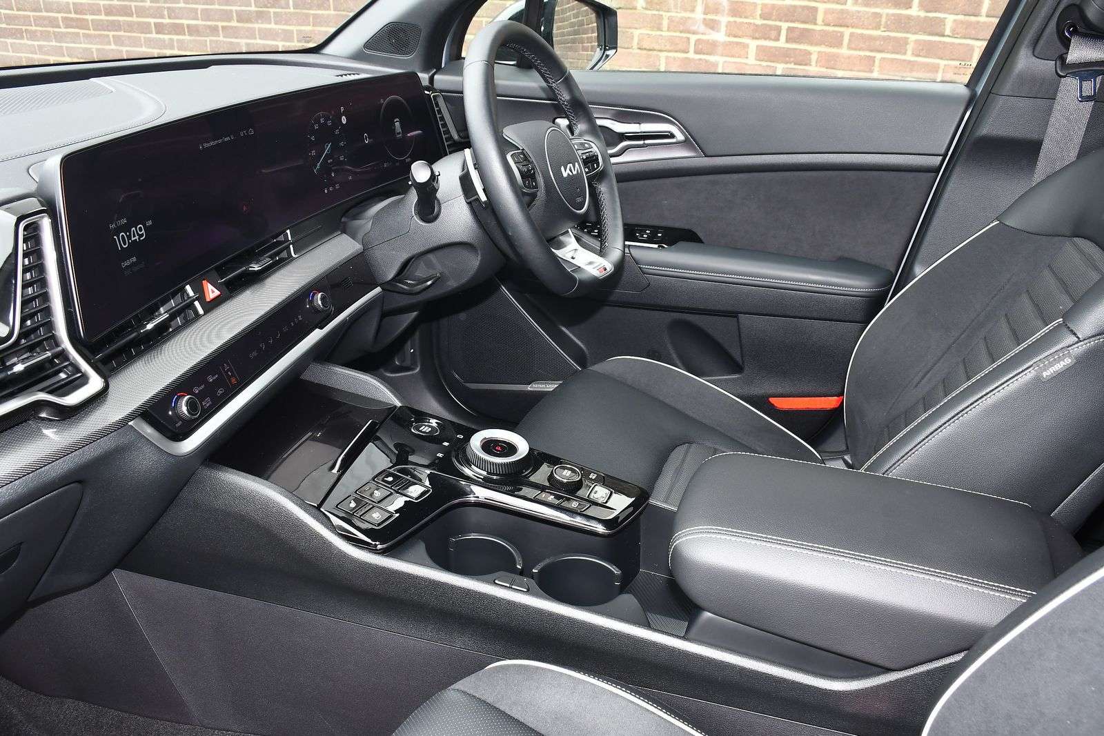 A 2025 KIA SPORTAGE 1.6 T-GDi MHEV GT-Line S SUV 5dr Petrol Hybrid DCT Euro 6 (s/s) (157 bhp) A 2025 KIA SPORTAGE 1.6 T-GDi MHEV GT-Line S SUV 5dr Petrol Hybrid DCT Euro 6 (s/s) (157 bhp)